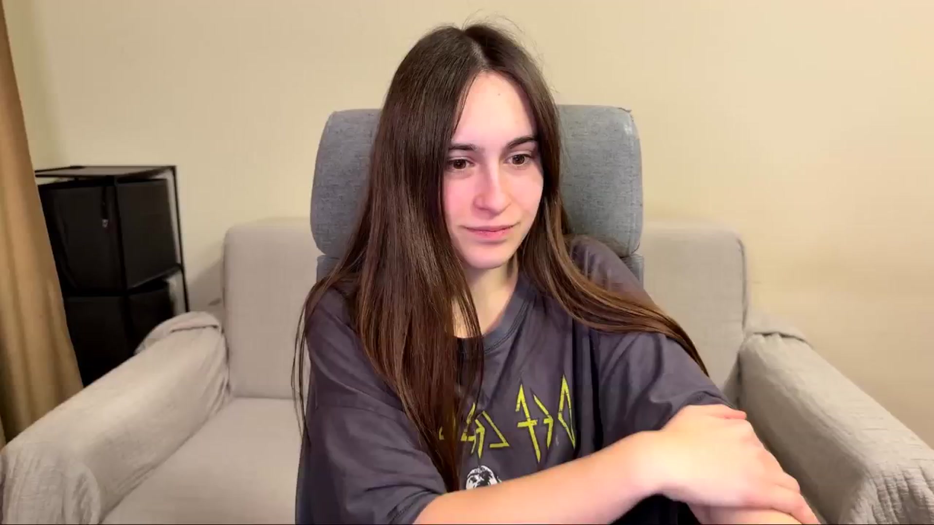 Gallery image thumbnail from ulohu's myfreecams stream on, 04/13/2026, 21:11 image 18 of 20
