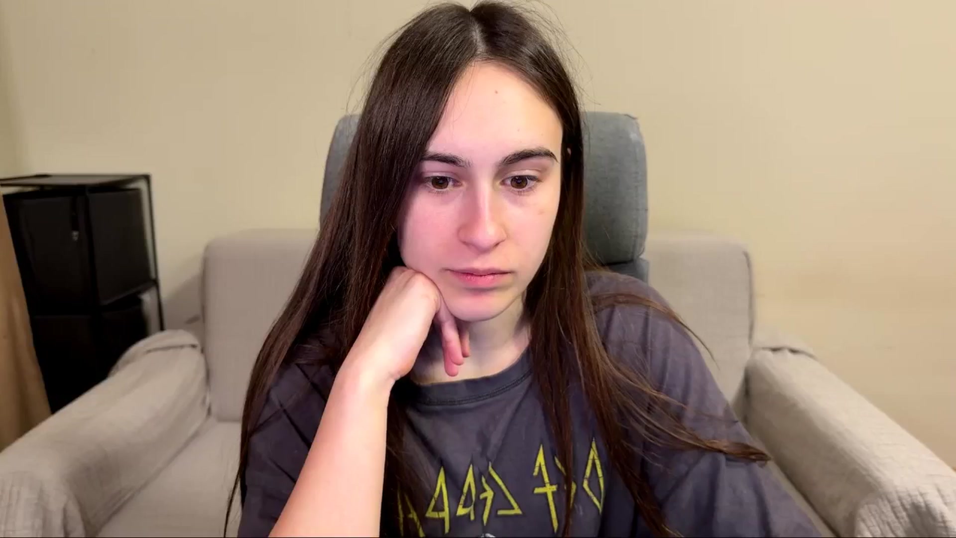 Gallery image thumbnail from ulohu's myfreecams stream on, 04/13/2026, 23:51 image 19 of 20