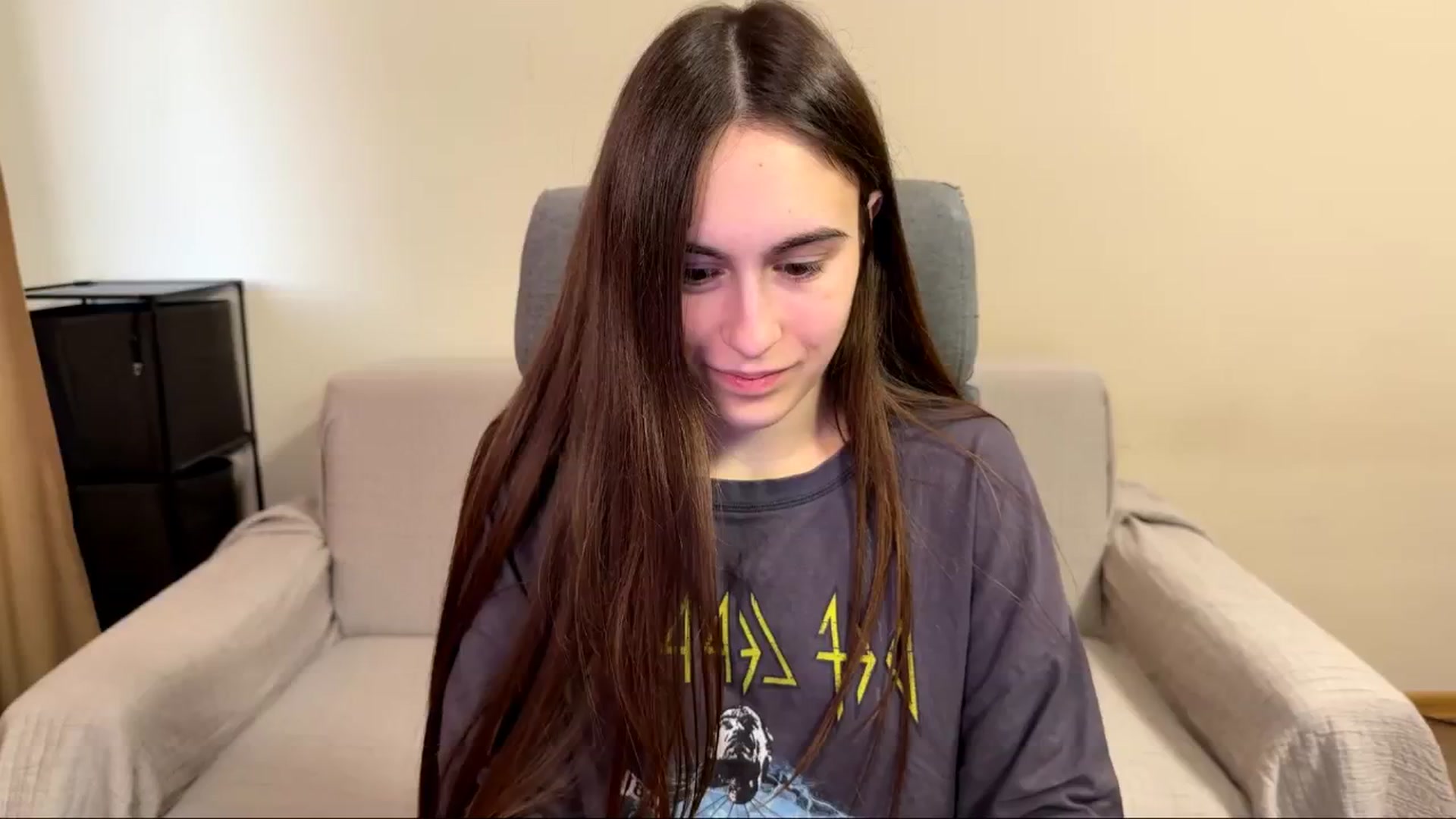 Gallery image thumbnail from ulohu's myfreecams stream on, 04/14/2026, 03:35 image 2 of 20
