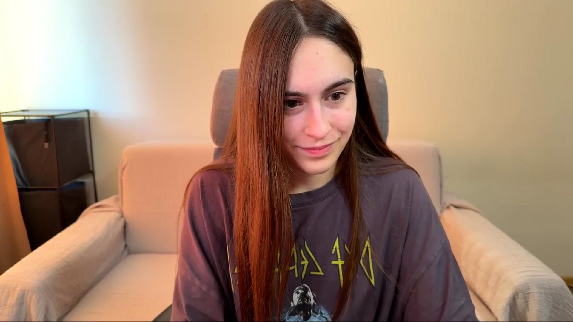 Gallery image thumbnail from ulohu's myfreecams stream on, 04/14/2026, 04:23 image 8 of 20