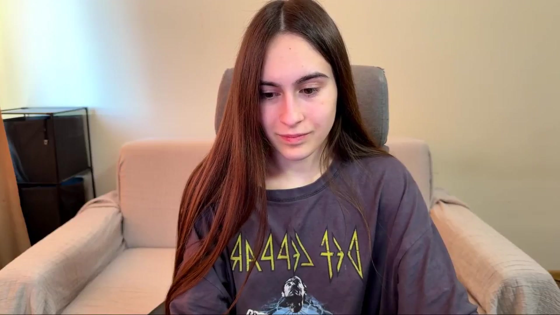 Gallery image thumbnail from ulohu's myfreecams stream on, 04/14/2026, 04:23 image 2 of 20