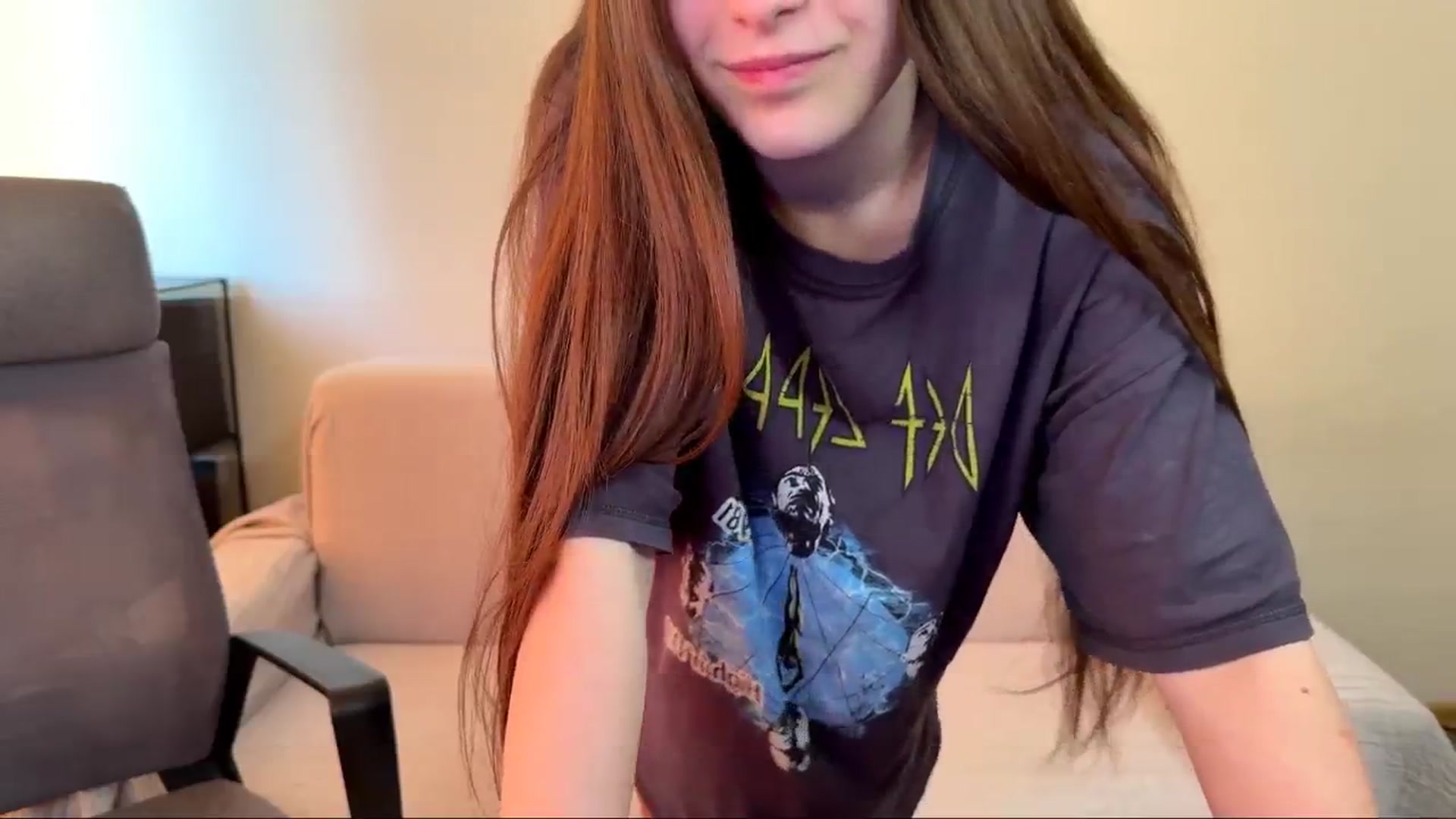 Gallery image thumbnail from ulohu's myfreecams stream on, 04/14/2026, 04:23 image 17 of 20