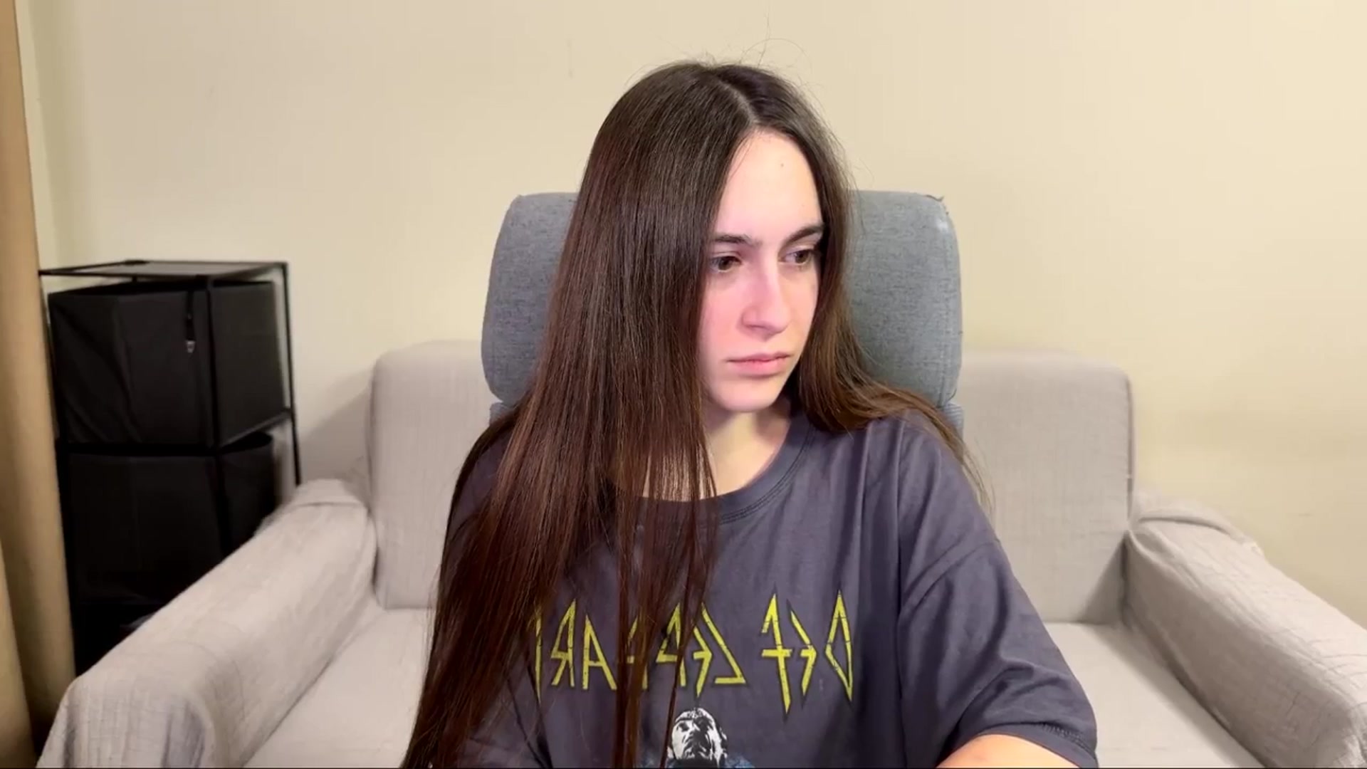 Gallery image thumbnail from ulohu's myfreecams stream on, 04/14/2026, 22:17 image 17 of 20