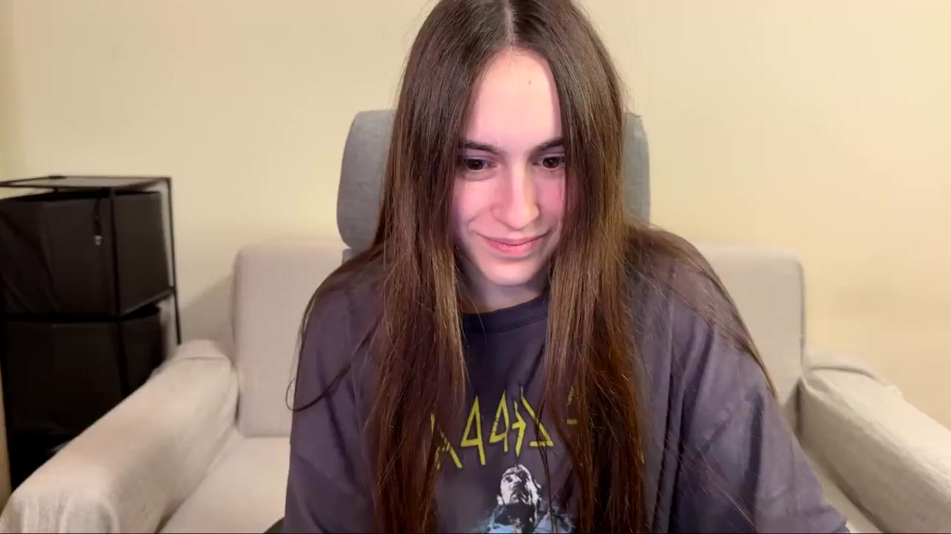 Gallery image thumbnail from ulohu's myfreecams stream on, 04/14/2026, 23:17 image 1 of 20