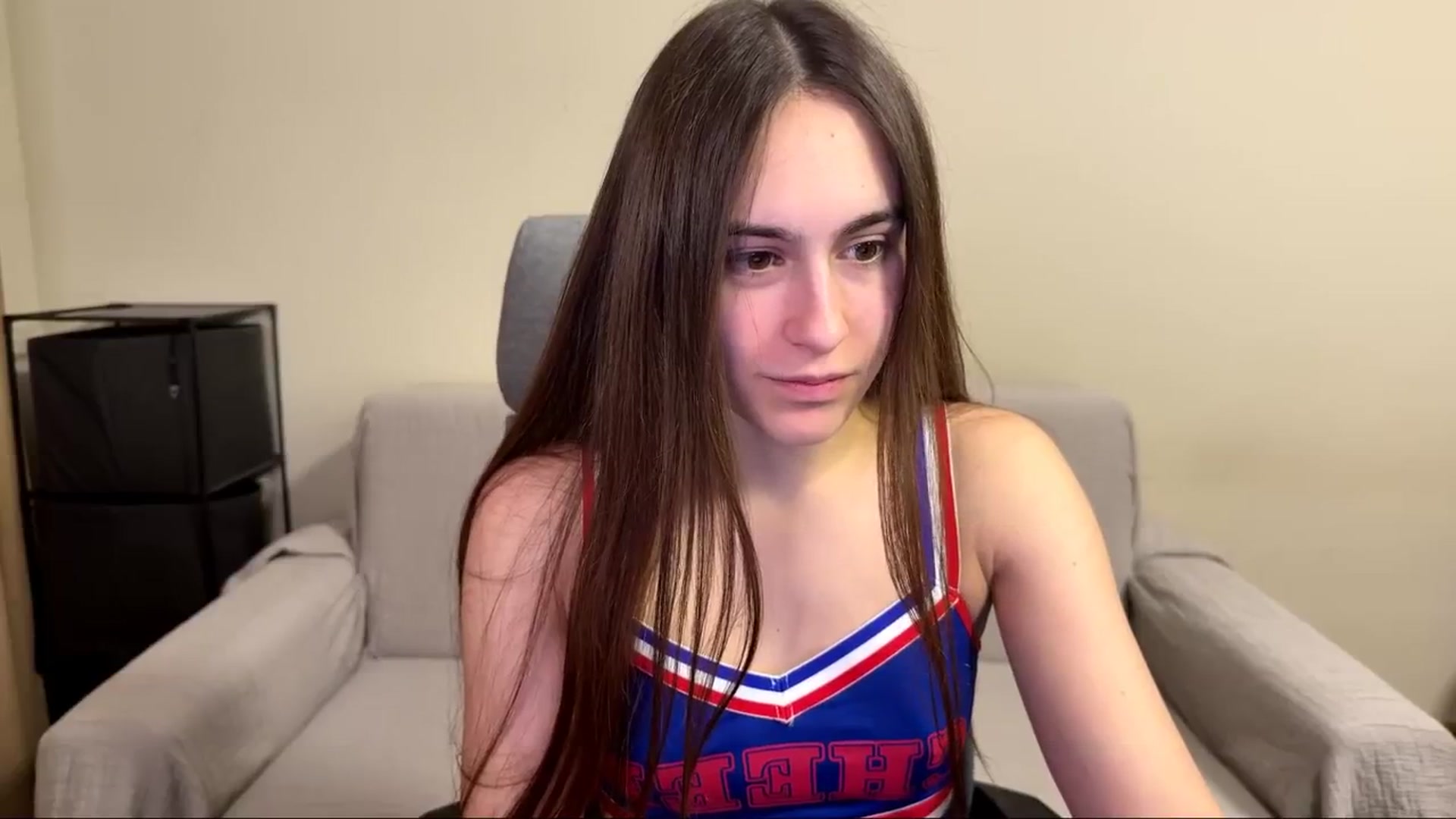 Gallery image thumbnail from ulohu's myfreecams stream on, 04/16/2026, 21:52 image 15 of 20