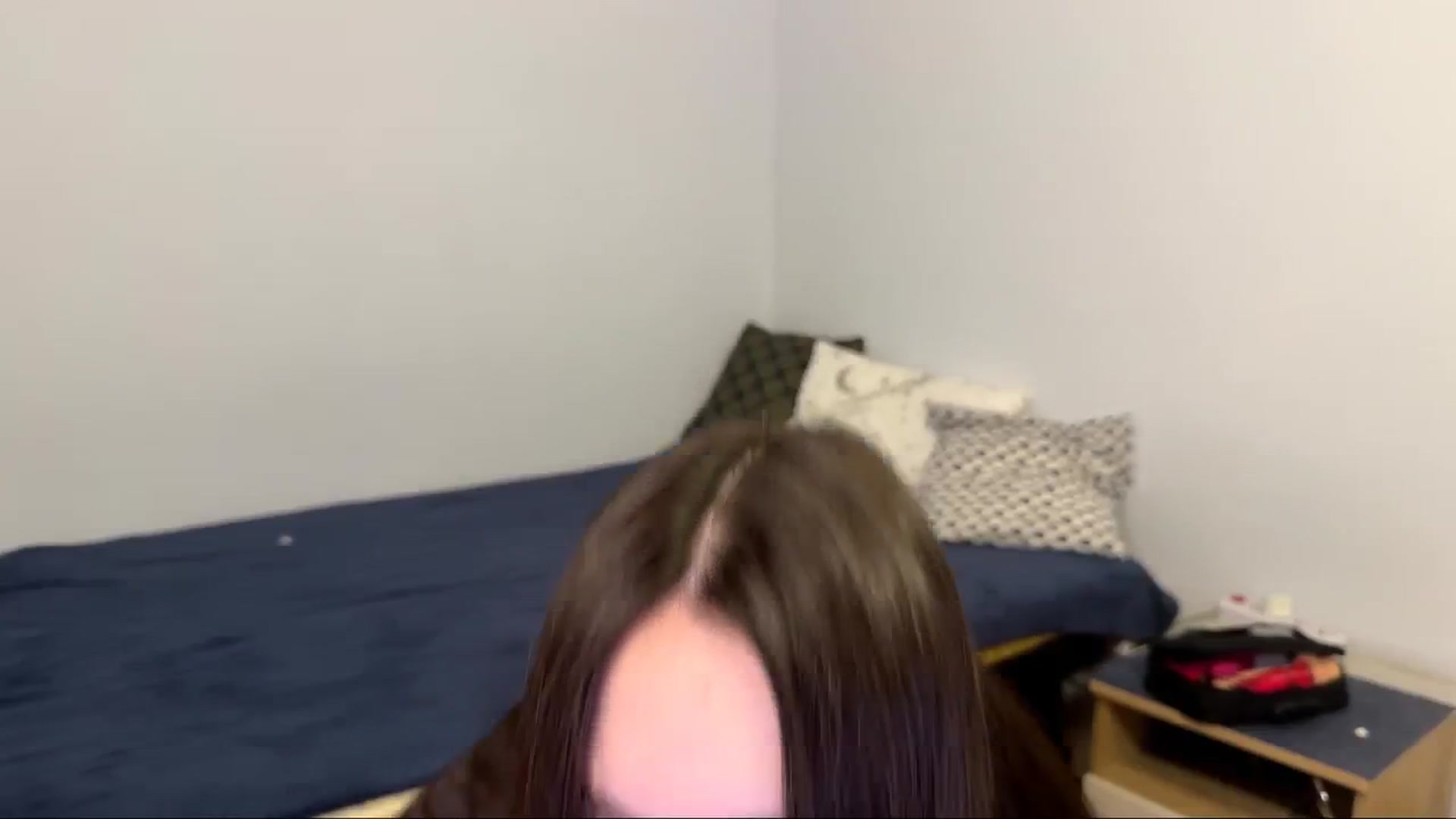 Gallery image thumbnail from ulohu's myfreecams stream on, 04/19/2026, 22:34 image 6 of 20