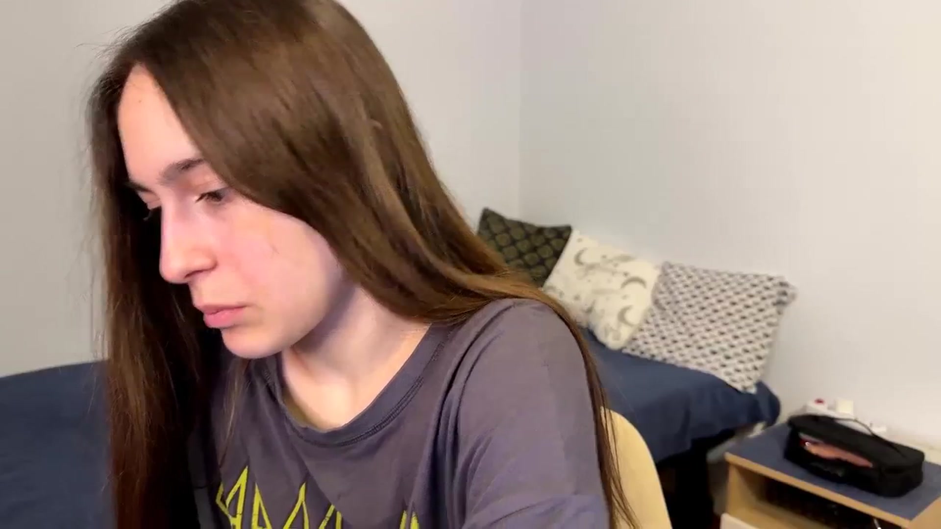 Gallery image thumbnail from ulohu's myfreecams stream on, 04/22/2026, 22:56 image 10 of 20