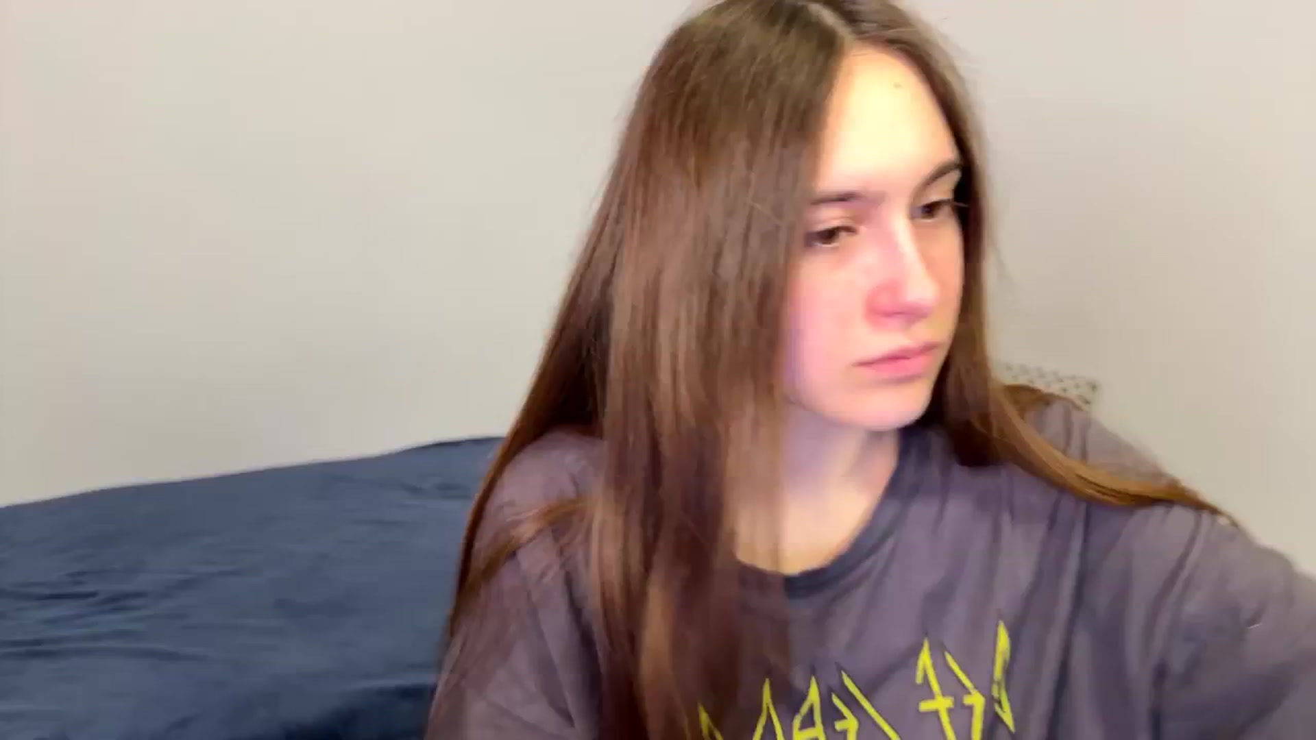 Gallery image thumbnail from ulohu's myfreecams stream on, 04/23/2026, 21:09 image 3 of 20