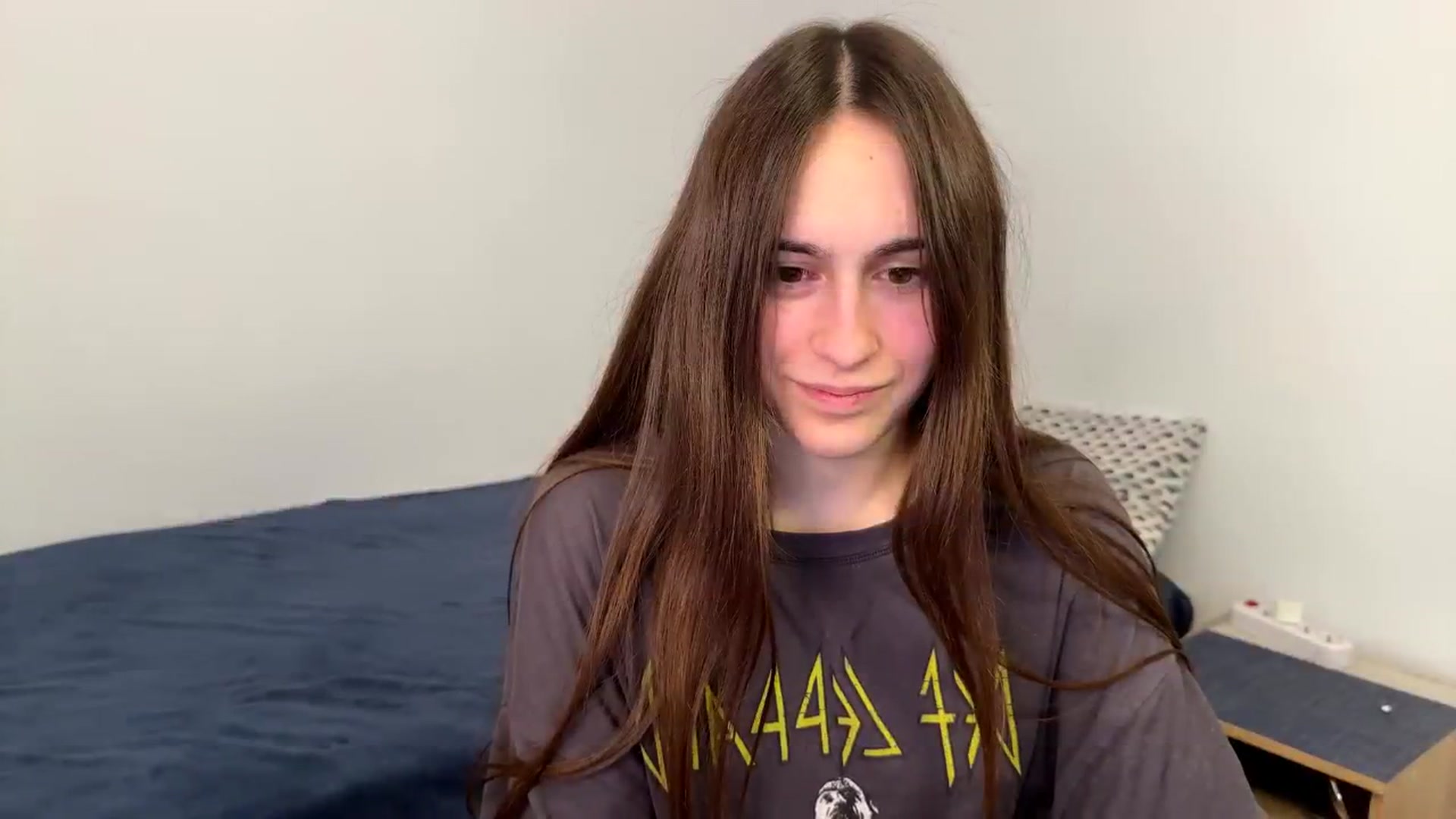Gallery image thumbnail from ulohu's myfreecams stream on, 04/24/2026, 04:12 image 18 of 20