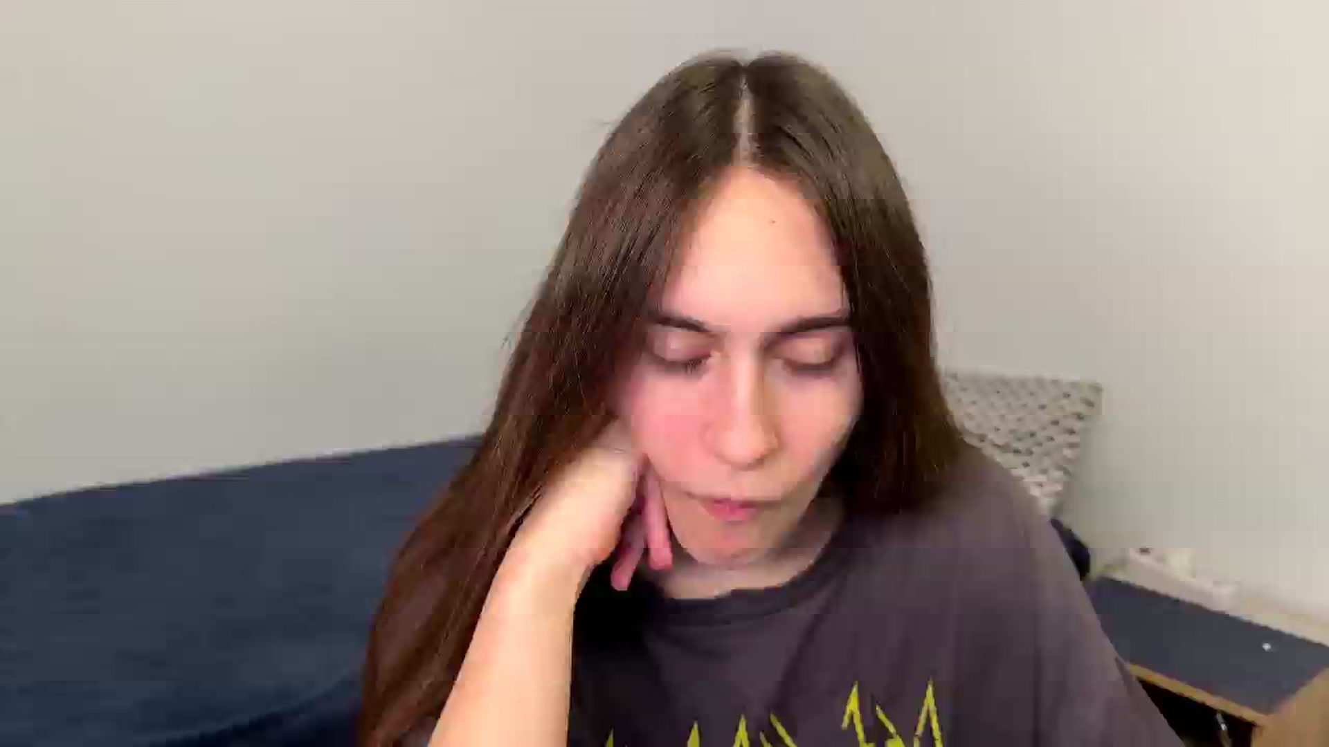 Gallery image thumbnail from ulohu's myfreecams stream on, 04/24/2026, 04:12 image 2 of 20