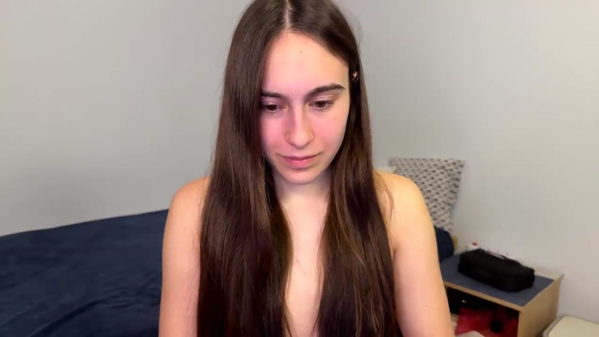 Gallery image thumbnail from ulohu's myfreecams stream on, 05/19/2026, 22:36 image 14 of 20