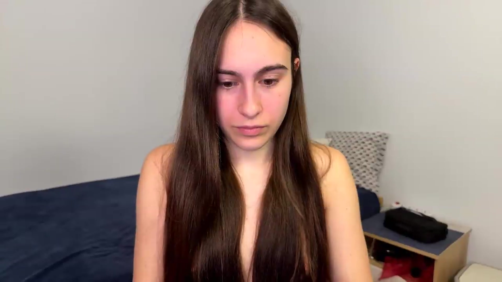 Gallery image thumbnail from ulohu's myfreecams stream on, 05/19/2026, 22:36 image 16 of 20