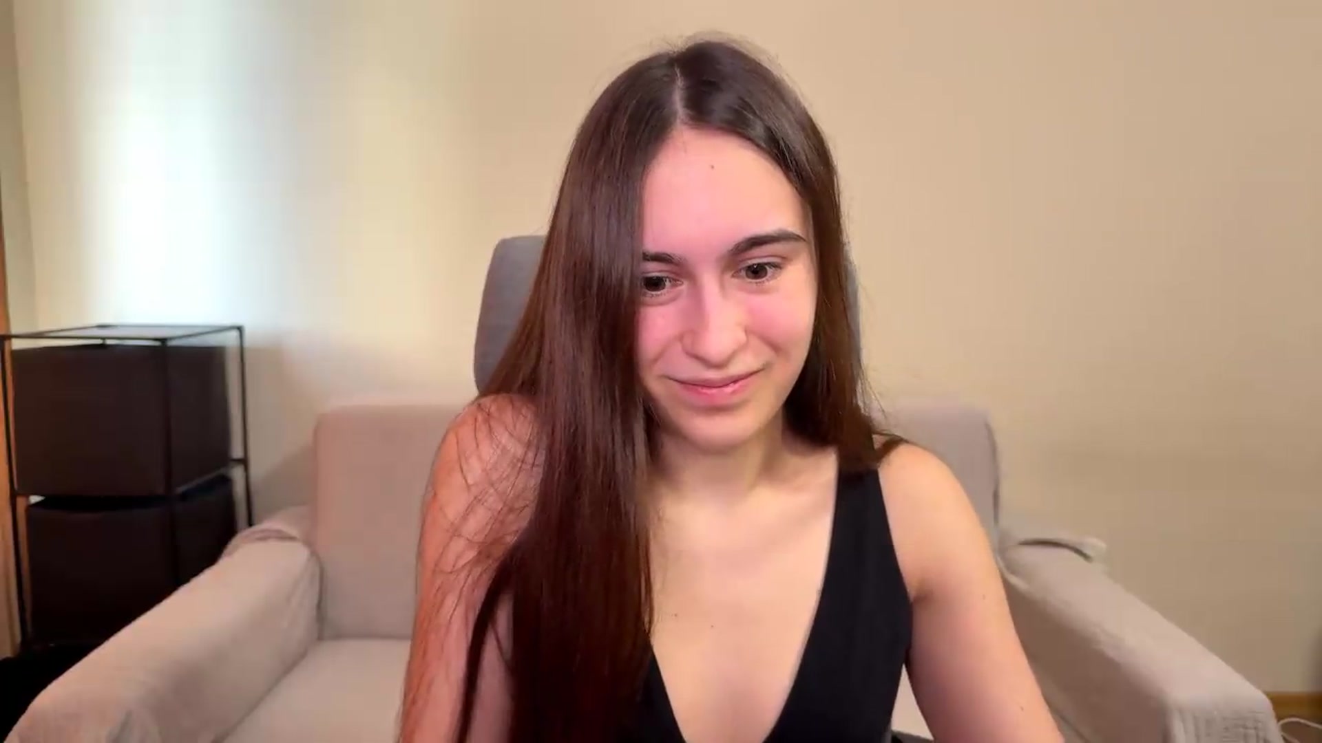 Gallery image thumbnail from ulohu's myfreecams stream on, 05/26/2026, 16:39 image 6 of 20
