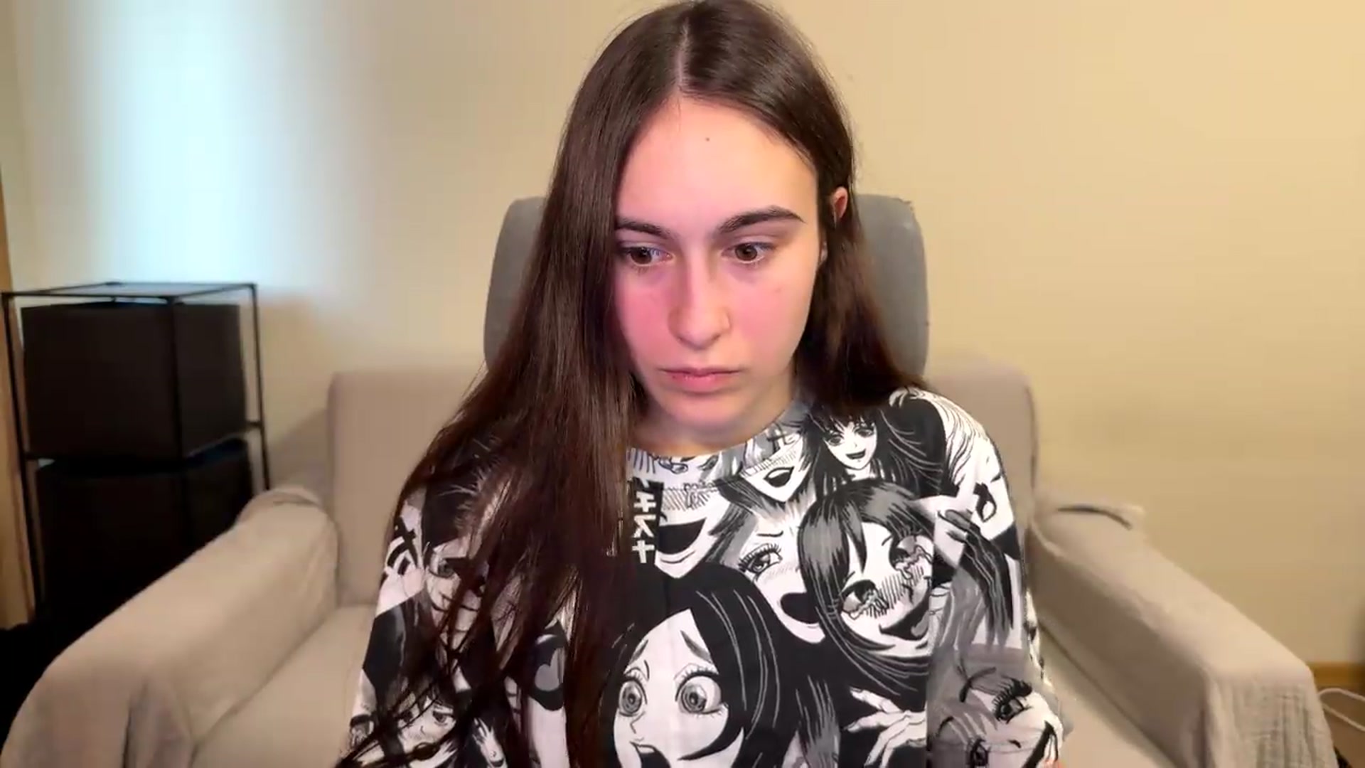 Gallery image thumbnail from ulohu's myfreecams stream on, 05/26/2026, 17:31 image 7 of 20