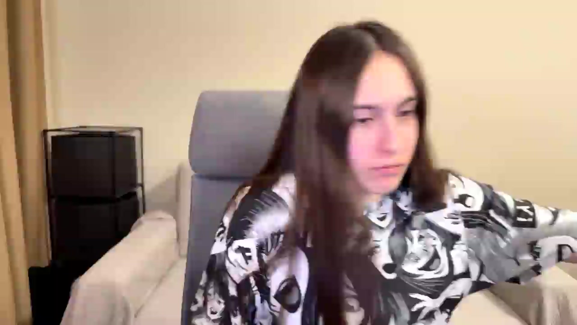 Gallery image thumbnail from ulohu's myfreecams stream on, 05/26/2026, 21:17 image 1 of 20