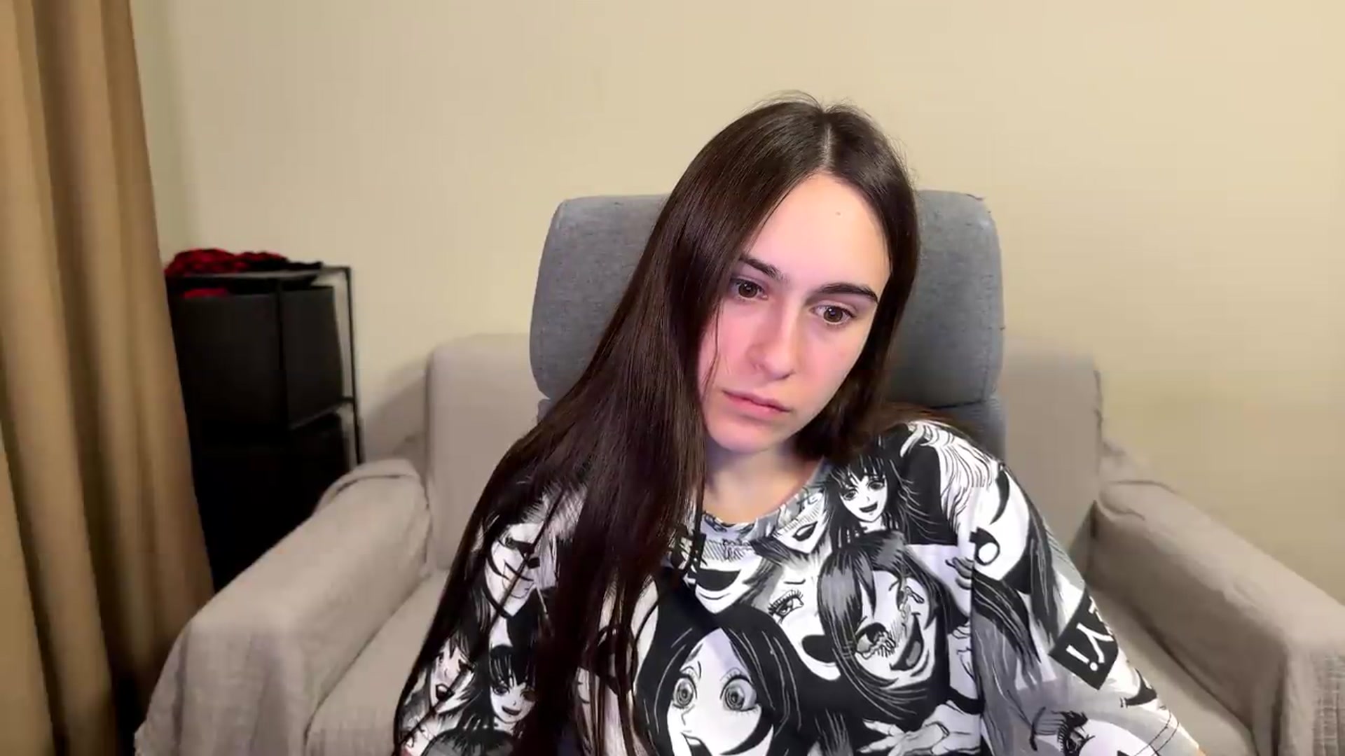 Gallery image thumbnail from ulohu's myfreecams stream on, 05/30/2026, 19:24 image 3 of 20