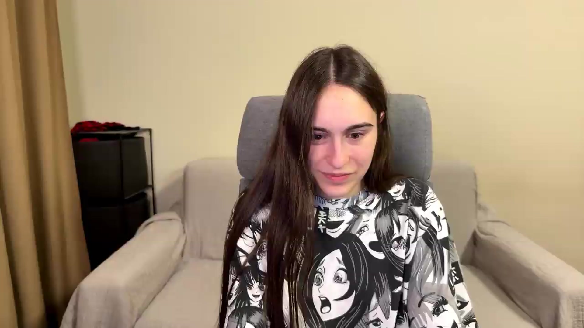 Gallery image thumbnail from ulohu's myfreecams stream on, 05/30/2026, 20:03 image 18 of 20