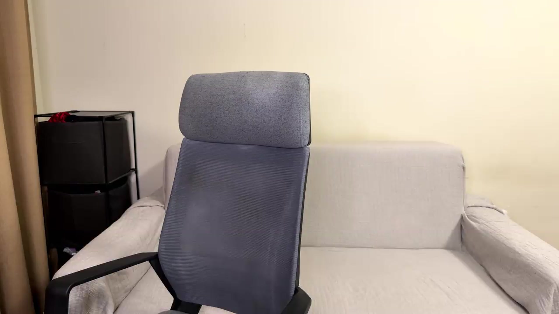 Gallery image thumbnail from ulohu's myfreecams stream on, 06/04/2026, 22:38 image 3 of 20