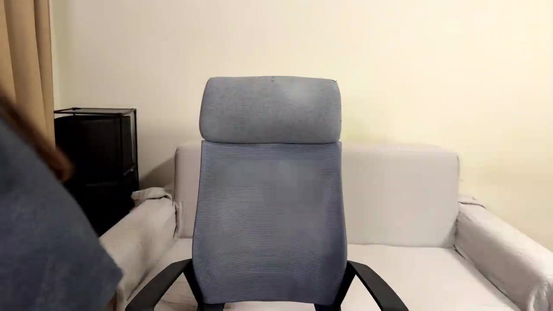 Gallery image thumbnail from ulohu's myfreecams stream on, 06/09/2026, 22:28 image 18 of 20