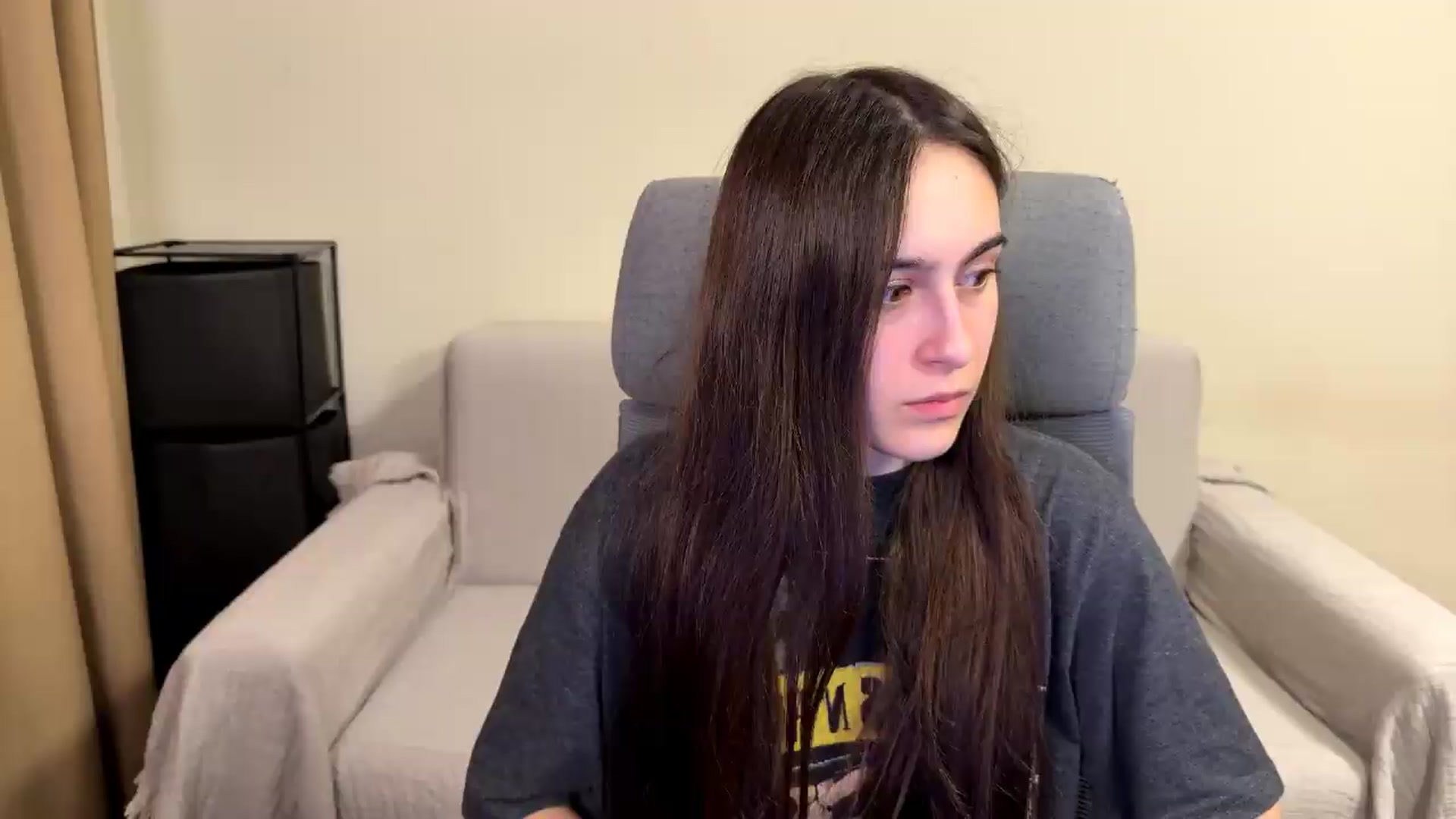 Gallery image thumbnail from ulohu's myfreecams stream on, 06/09/2026, 22:48 image 19 of 20