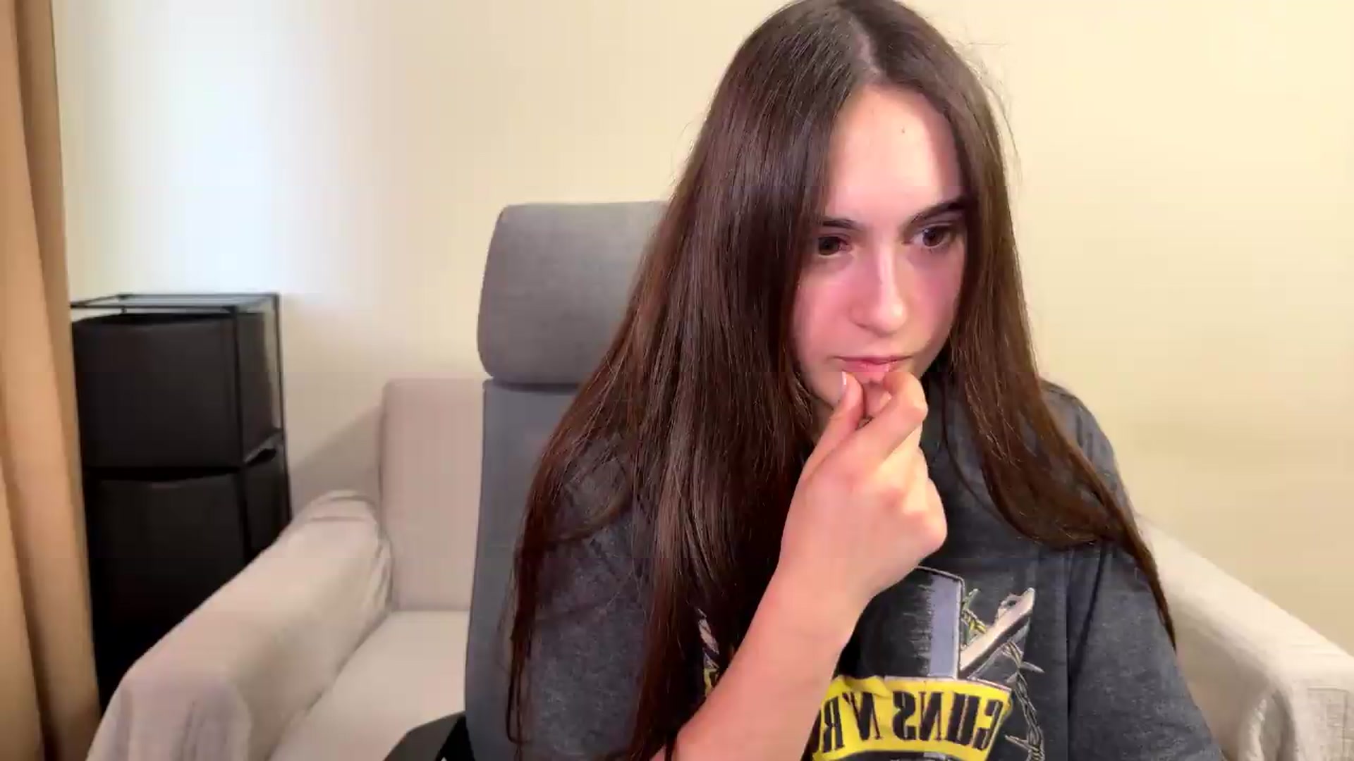 Gallery image thumbnail from ulohu's myfreecams stream on, 06/10/2026, 02:47 image 7 of 20
