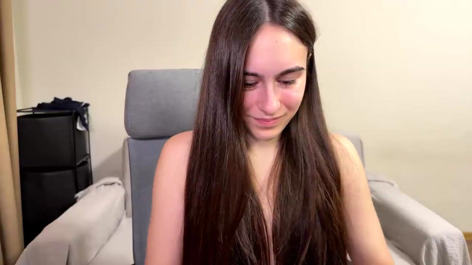 Gallery image thumbnail from ulohu's myfreecams stream on, 06/11/2026, 20:30 image 4 of 20