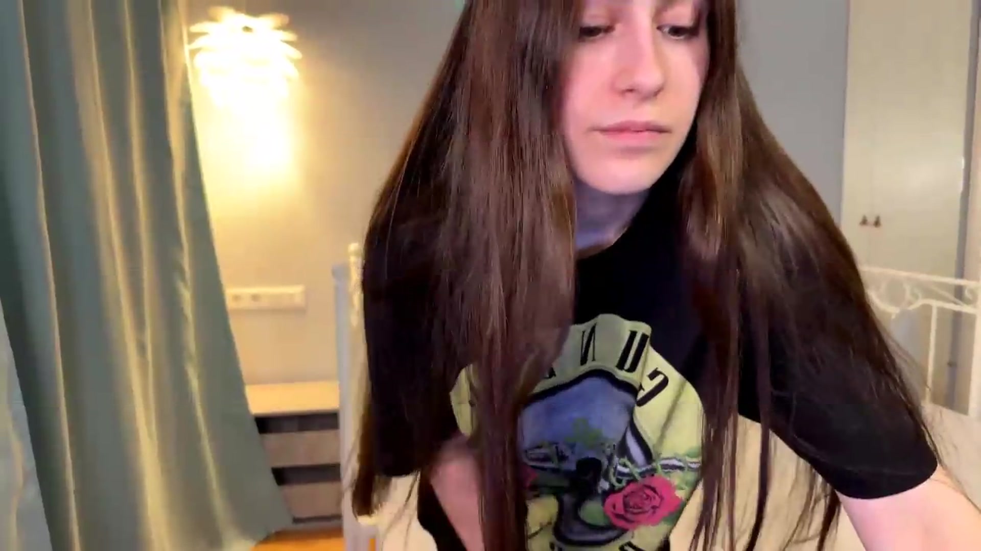 Gallery image thumbnail from ulohu's myfreecams stream on, 06/12/2026, 23:59 image 13 of 20