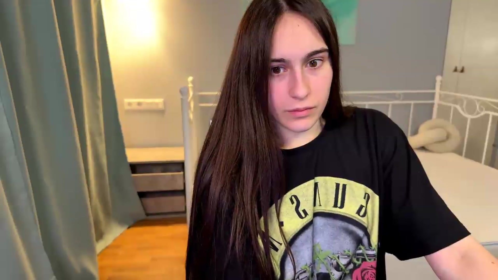 Gallery image thumbnail from ulohu's myfreecams stream on, 06/15/2026, 24:12 image 12 of 20