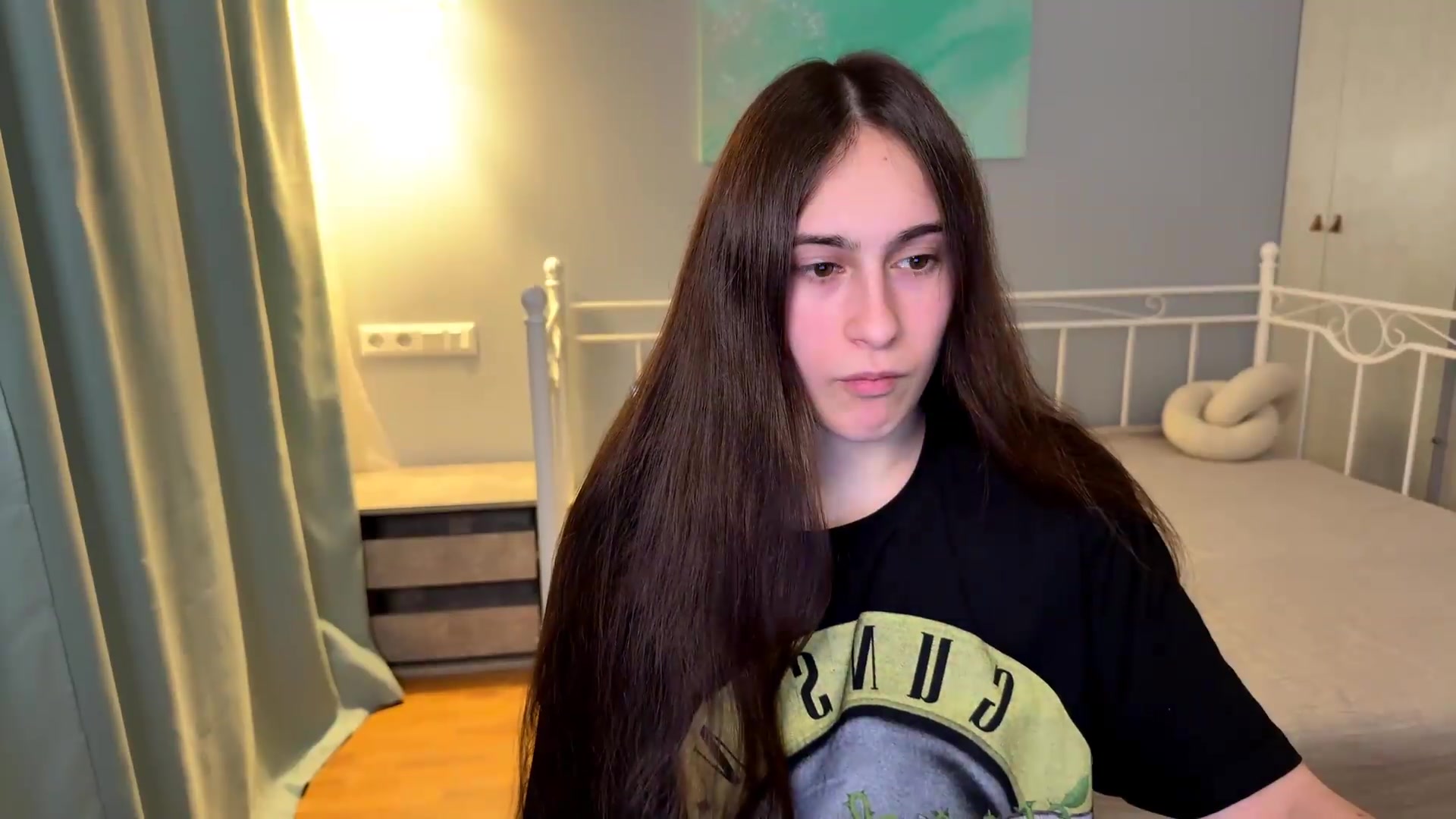 Gallery image thumbnail from ulohu's myfreecams stream on, 06/15/2026, 19:40 image 14 of 20