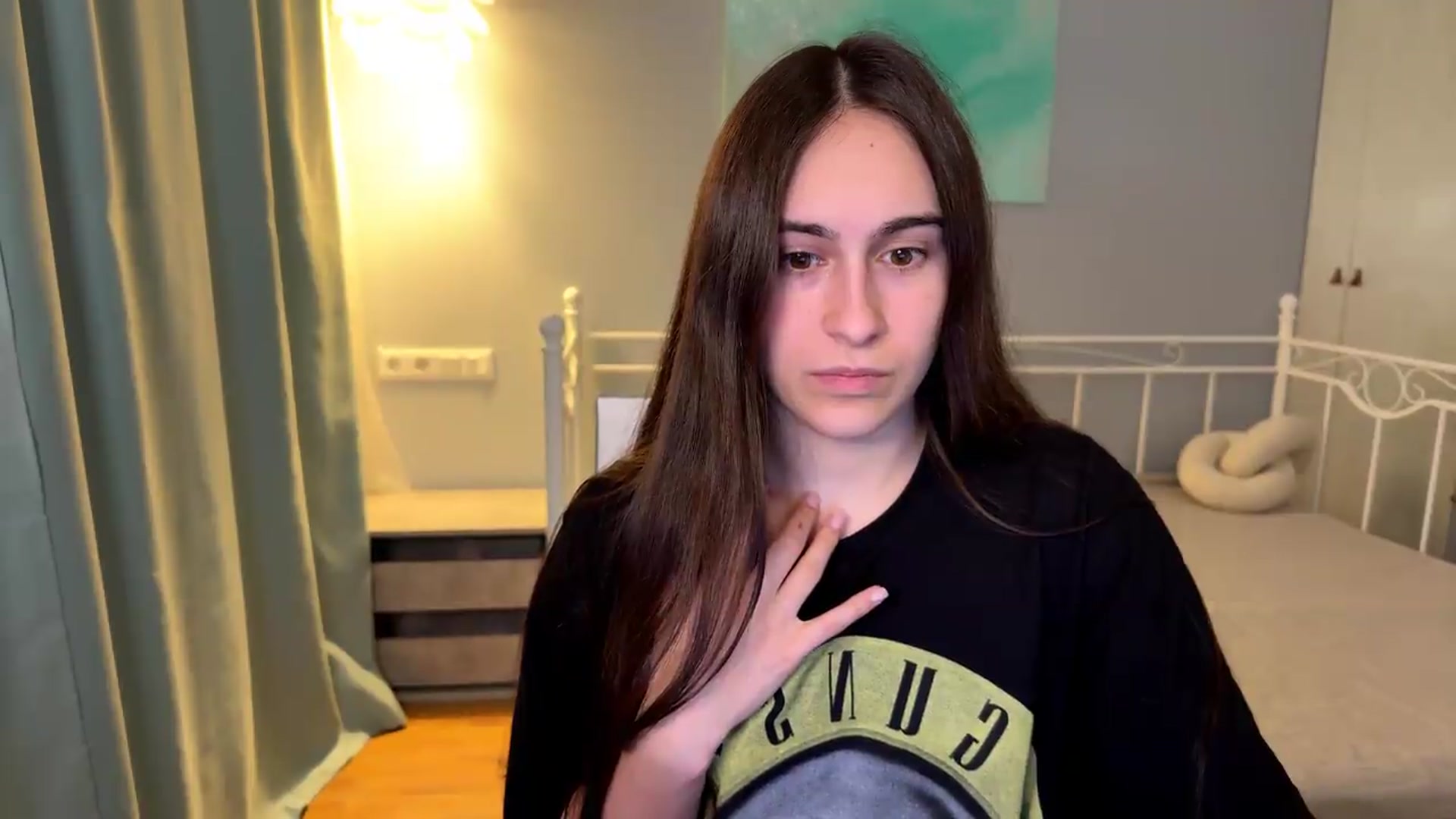 Gallery image thumbnail from ulohu's myfreecams stream on, 06/15/2026, 21:31 image 19 of 20