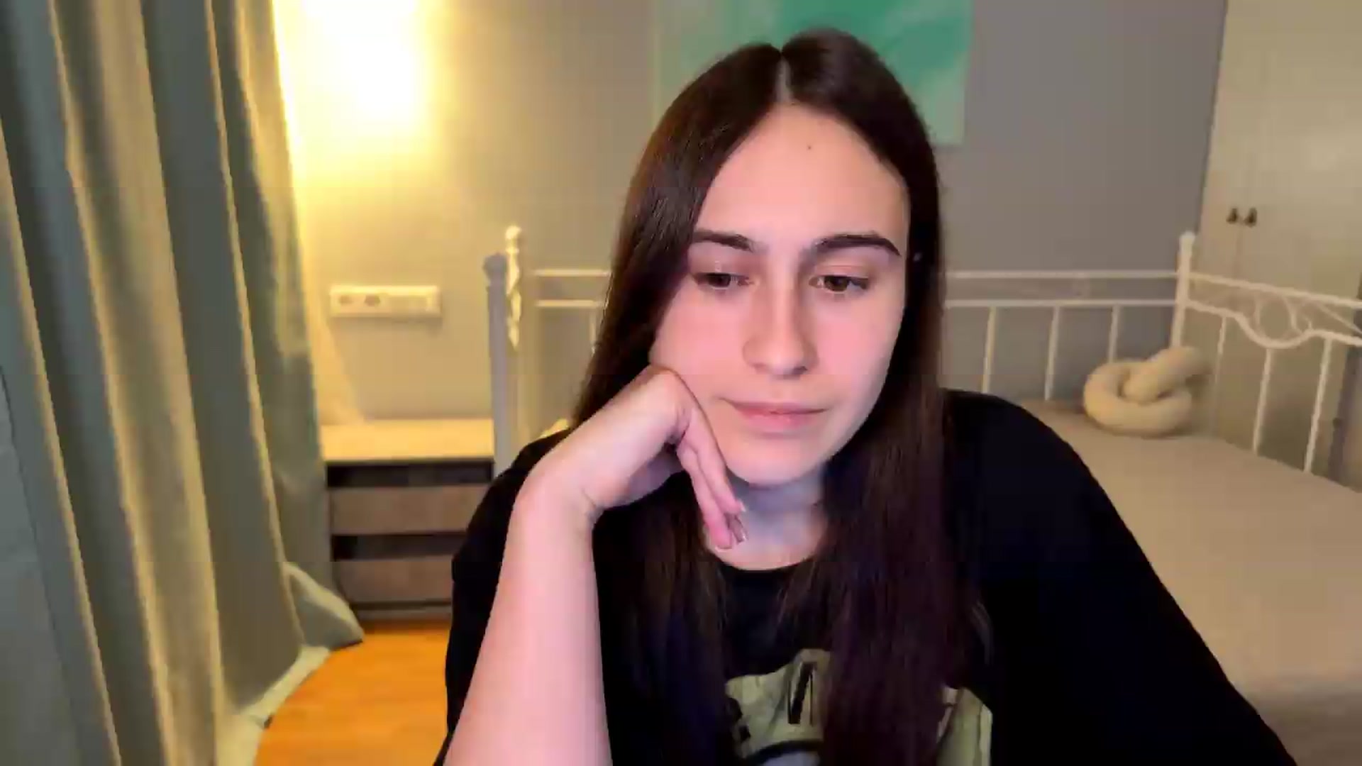 Gallery image thumbnail from ulohu's myfreecams stream on, 06/15/2026, 21:31 image 1 of 20