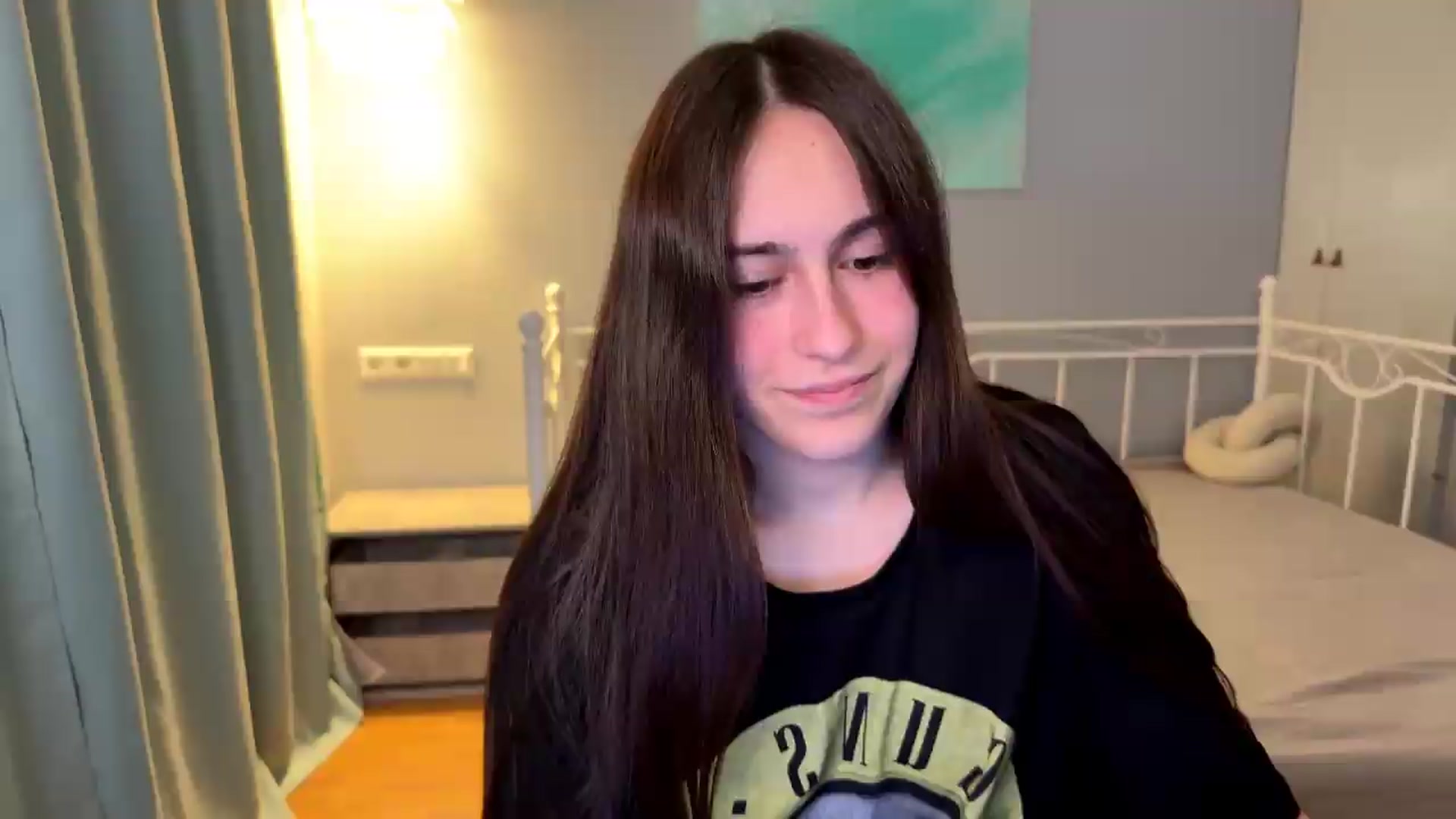 Gallery image thumbnail from ulohu's myfreecams stream on, 06/18/2026, 21:01 image 20 of 20