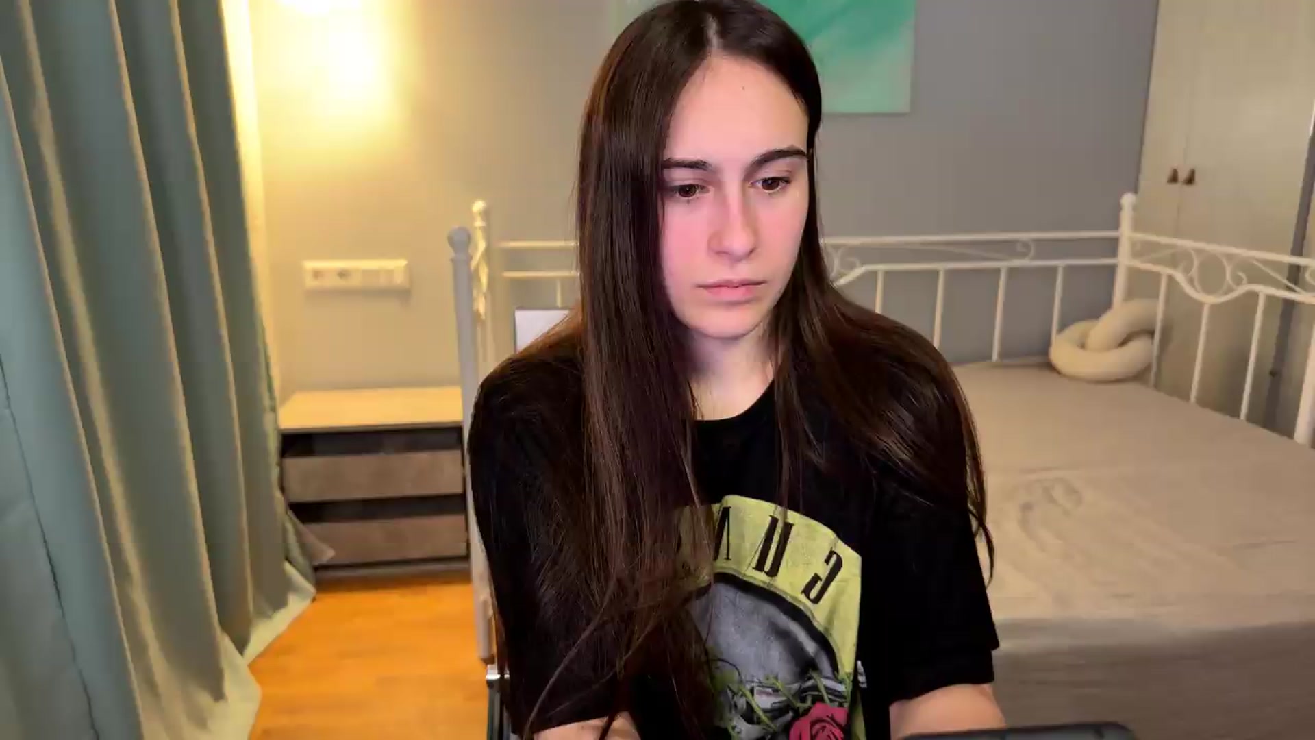 Gallery image thumbnail from ulohu's myfreecams stream on, 06/18/2026, 23:12 image 15 of 20