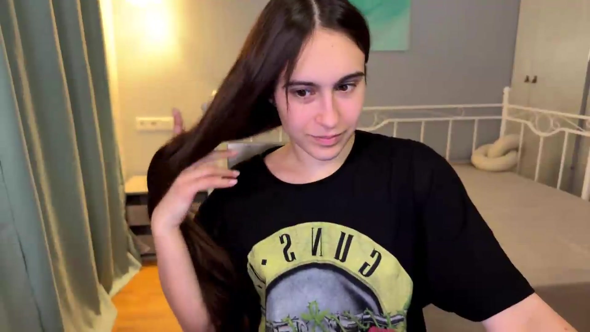 Gallery image thumbnail from ulohu's myfreecams stream on, 06/18/2026, 23:57 image 20 of 20