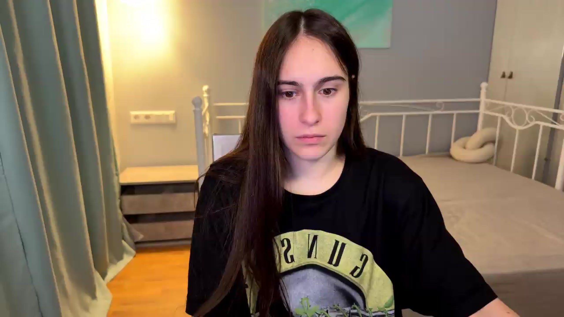 Gallery image thumbnail from ulohu's myfreecams stream on, 06/18/2026, 23:57 image 1 of 20