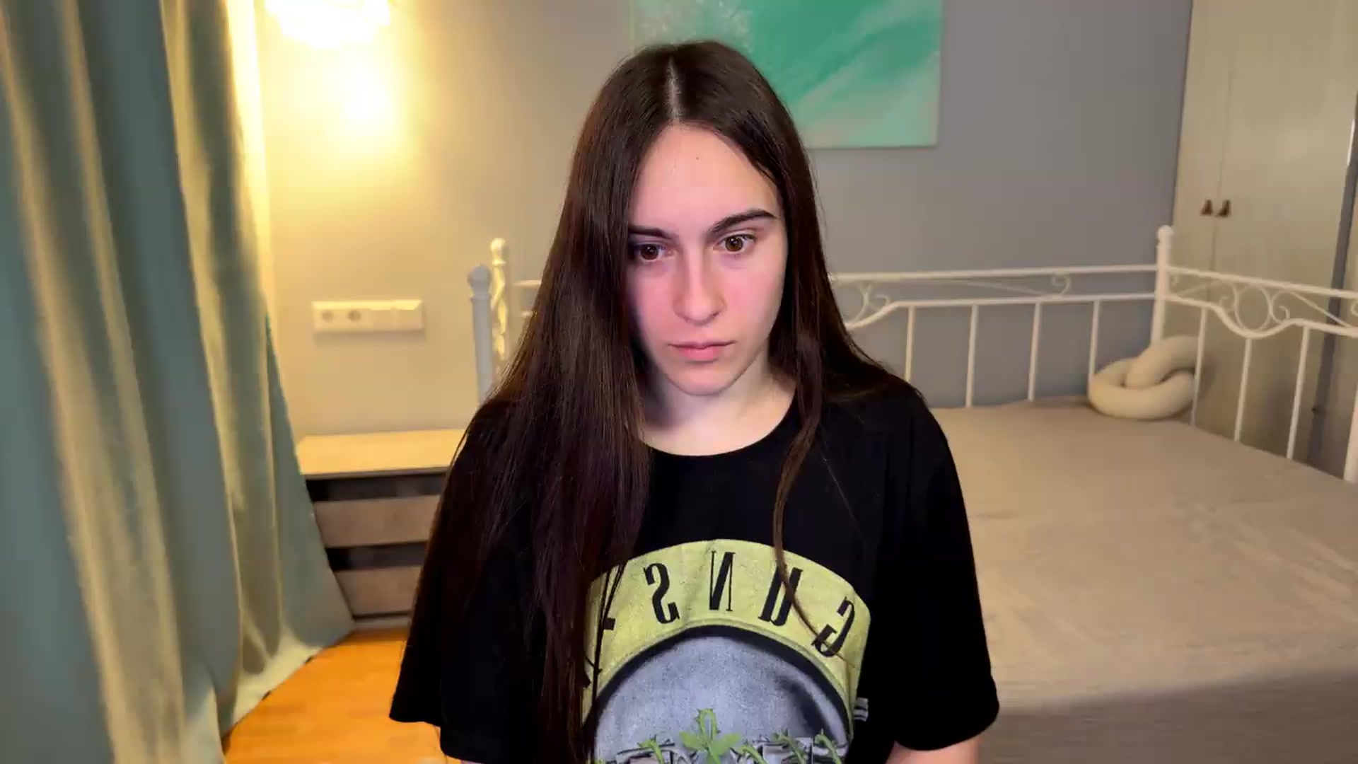 Gallery image thumbnail from ulohu's myfreecams stream on, 06/20/2026, 21:06 image 11 of 20