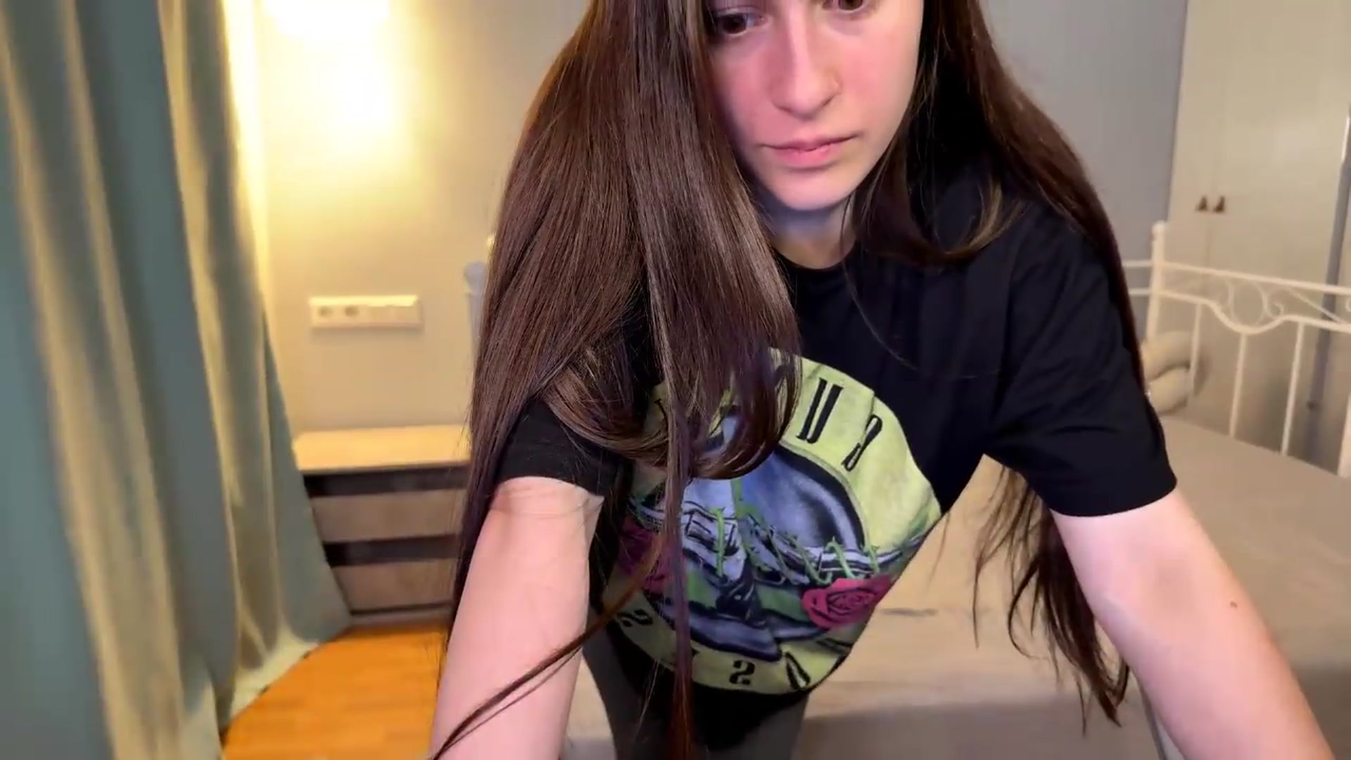 Gallery image thumbnail from ulohu's myfreecams stream on, 06/20/2026, 22:13 image 2 of 20