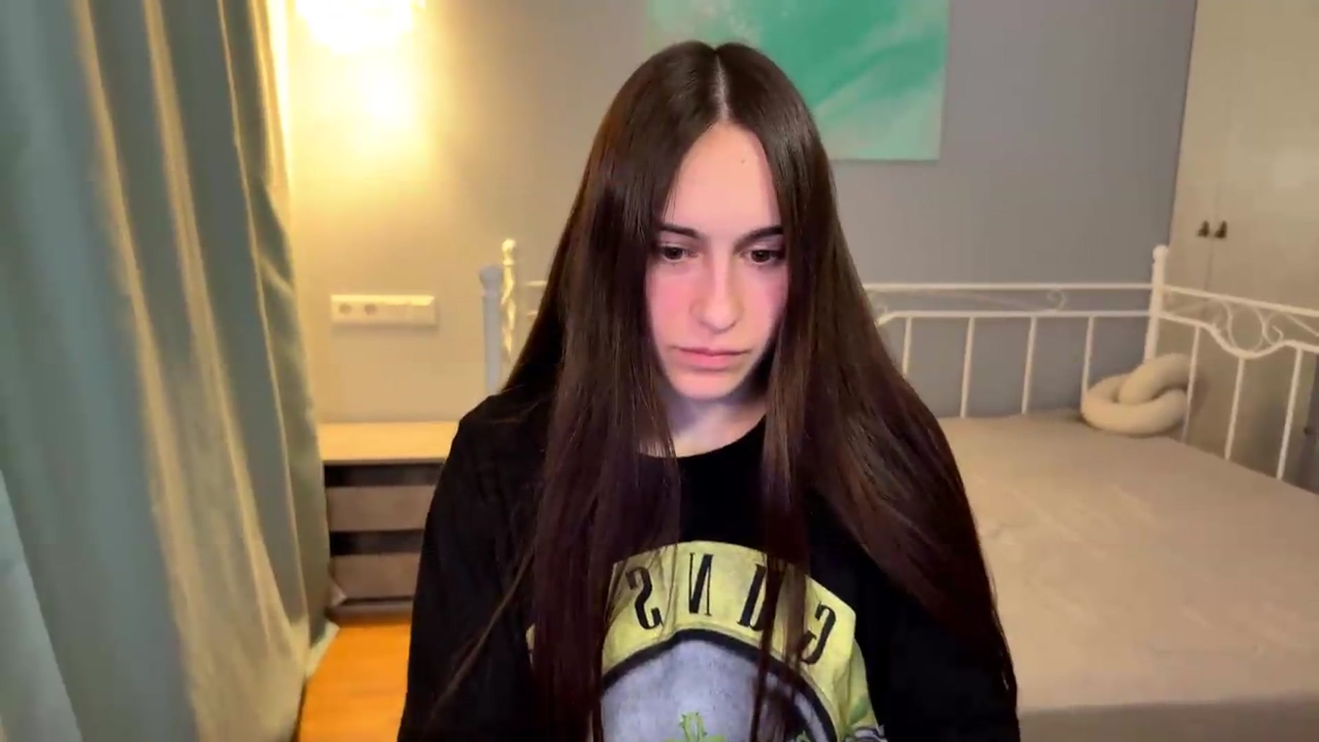 Gallery image thumbnail from ulohu's myfreecams stream on, 06/21/2026, 22:06 image 7 of 20