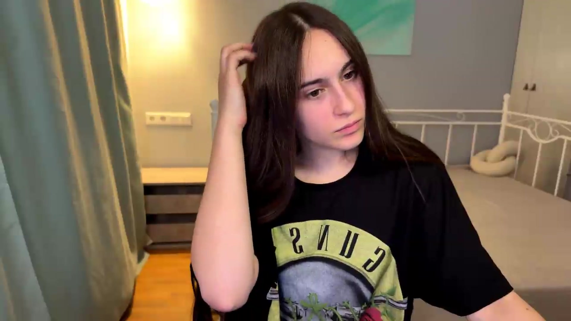 Gallery image thumbnail from ulohu's myfreecams stream on, 06/21/2026, 23:02 image 17 of 20