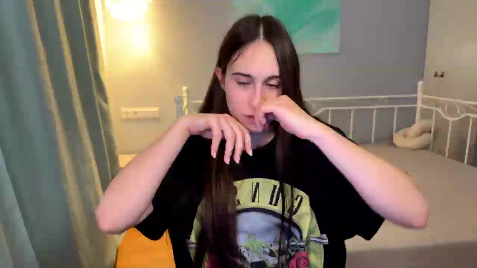 Gallery image thumbnail from ulohu's myfreecams stream on, 06/21/2026, 23:02 image 1 of 20
