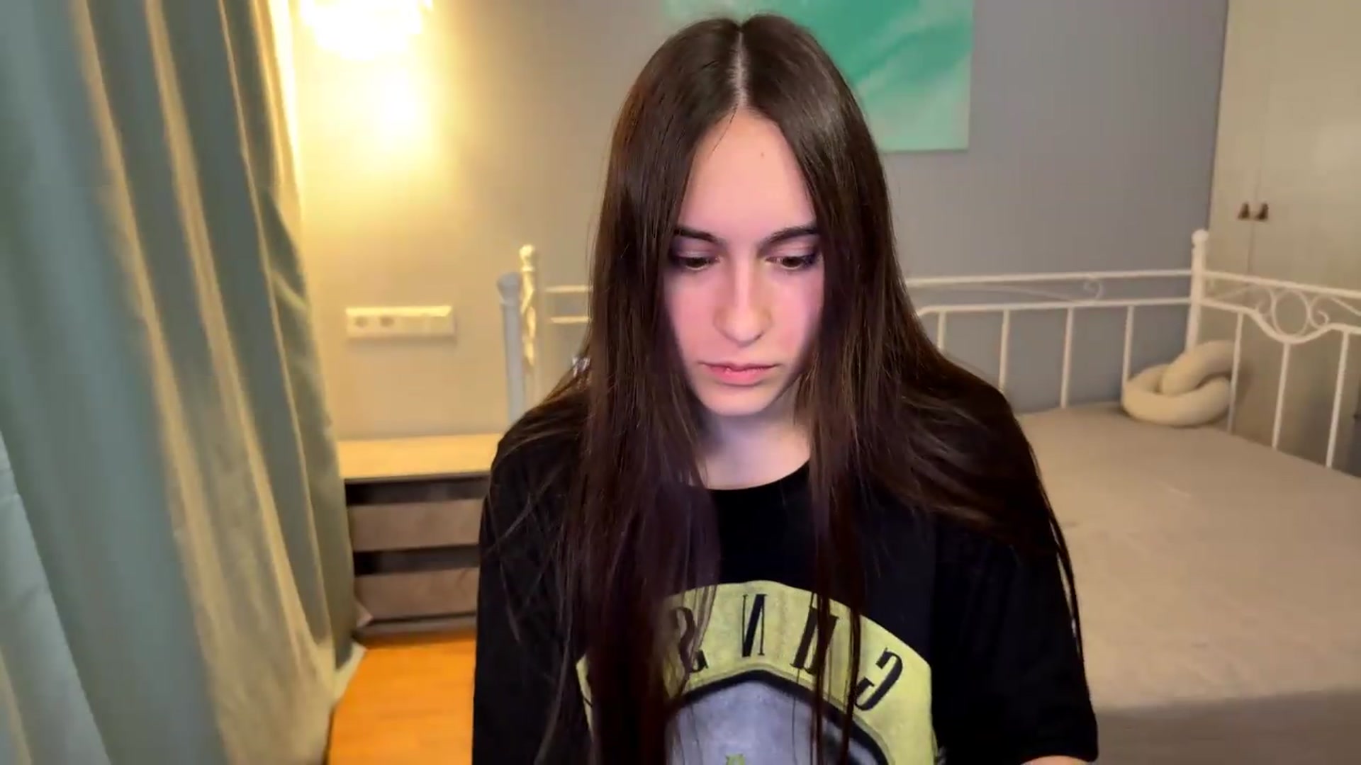 Gallery image thumbnail from ulohu's myfreecams stream on, 06/21/2026, 23:02 image 7 of 20