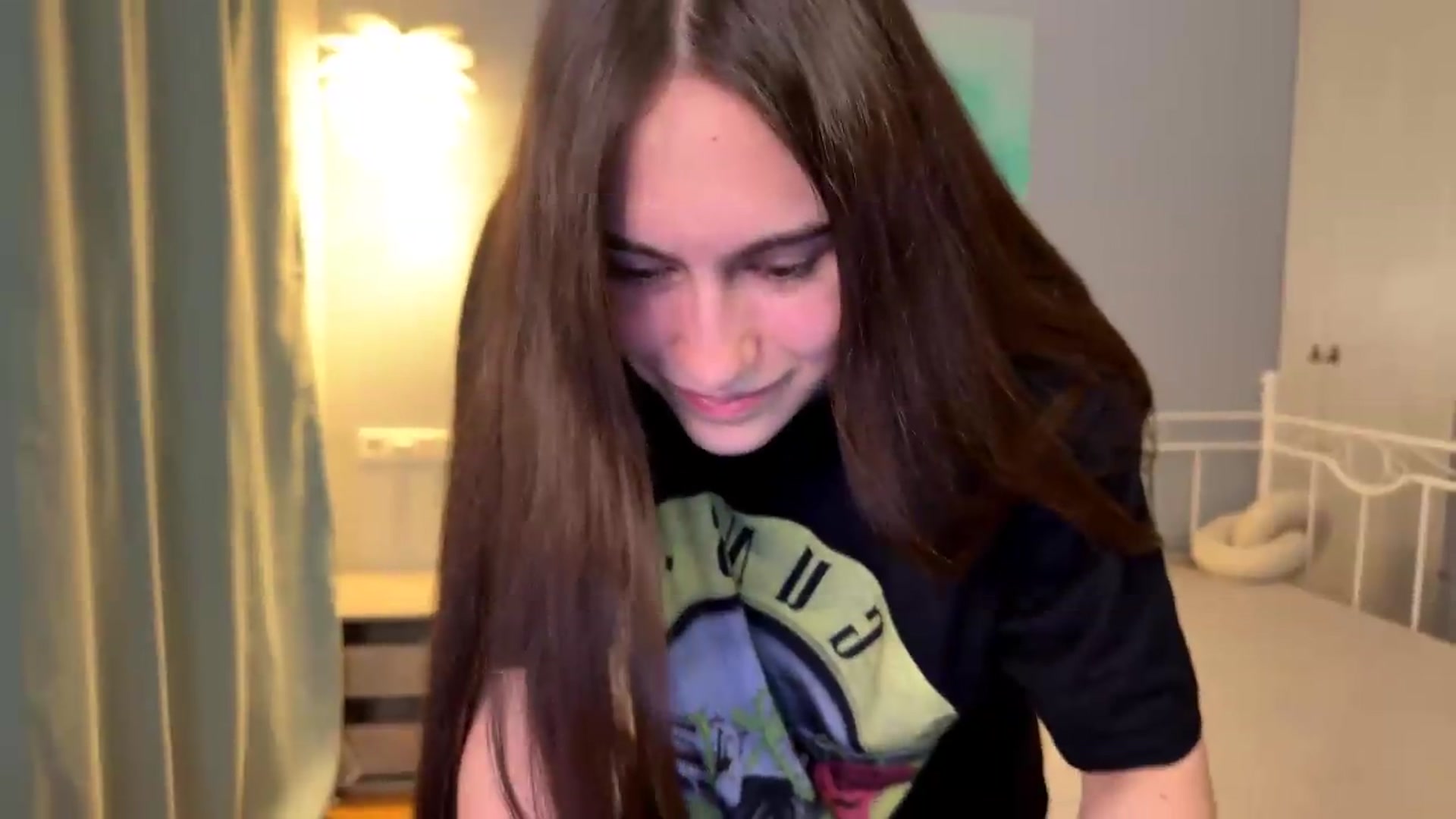 Gallery image thumbnail from ulohu's myfreecams stream on, 06/22/2026, 21:14 image 20 of 20