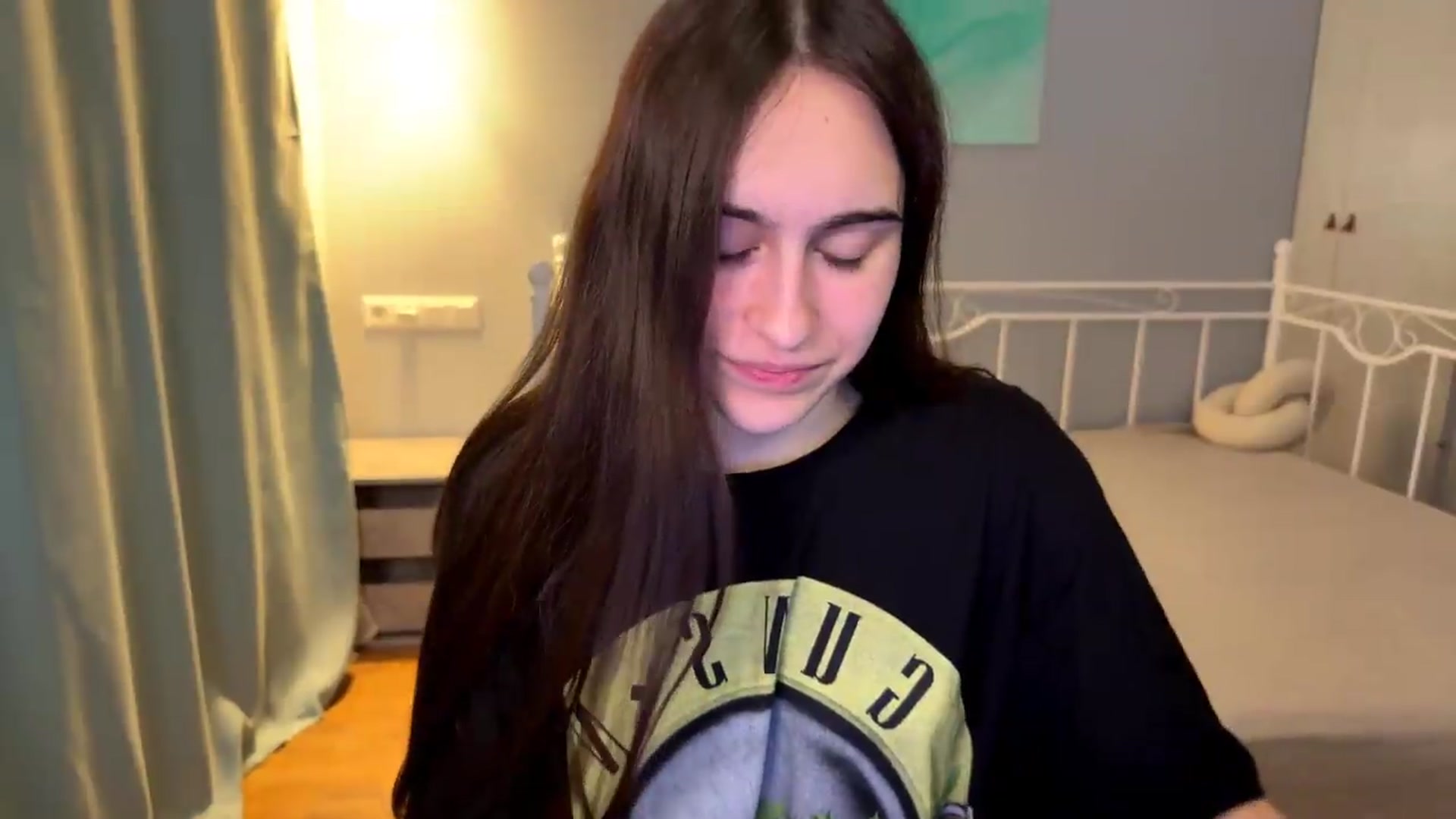 Gallery image thumbnail from ulohu's myfreecams stream on, 06/22/2026, 21:14 image 19 of 20