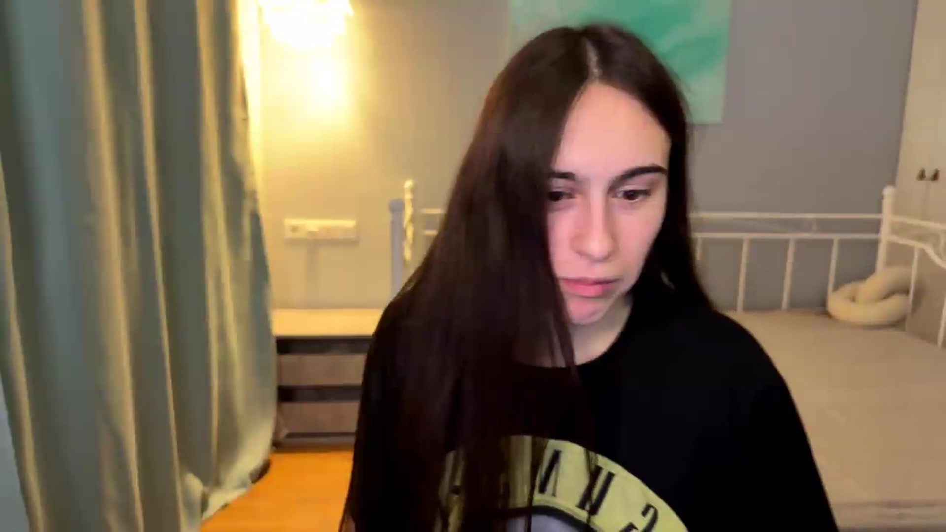 Gallery image thumbnail from ulohu's myfreecams stream on, 06/22/2026, 22:37 image 15 of 20