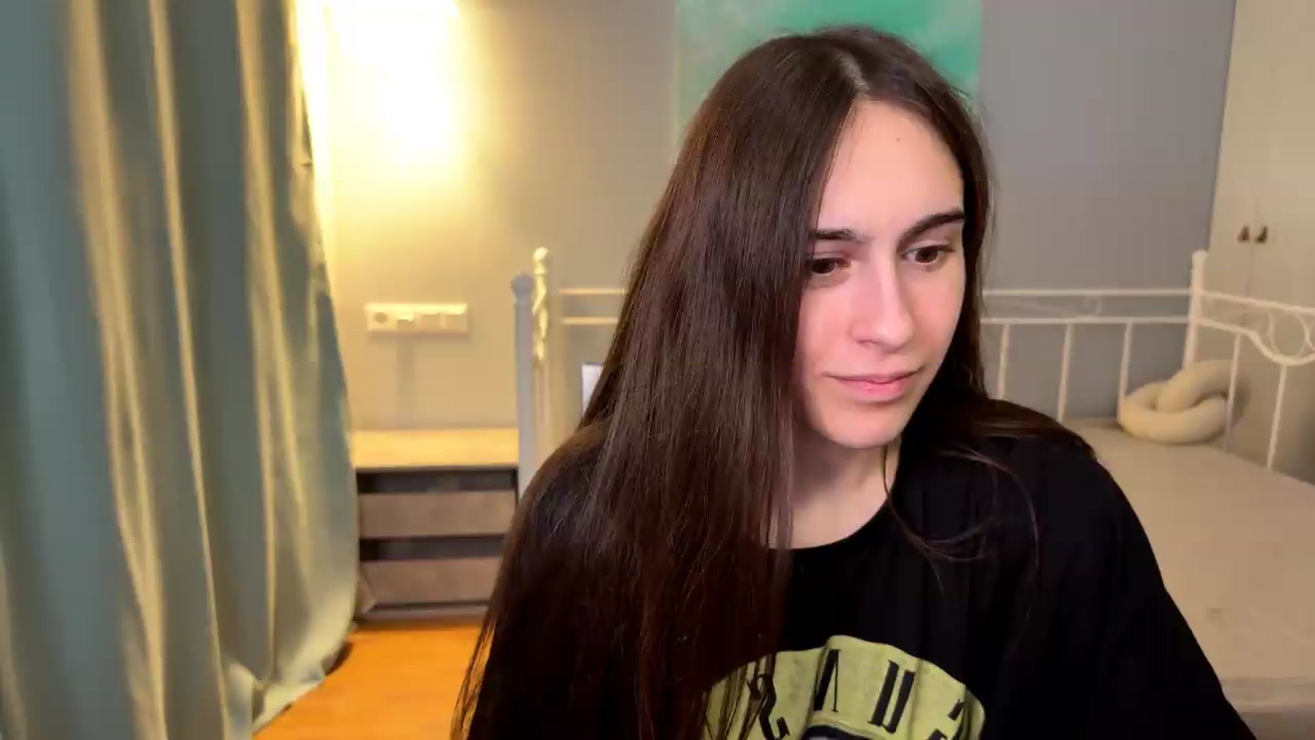 Gallery image thumbnail from ulohu's myfreecams stream on, 06/22/2026, 23:31 image 2 of 20