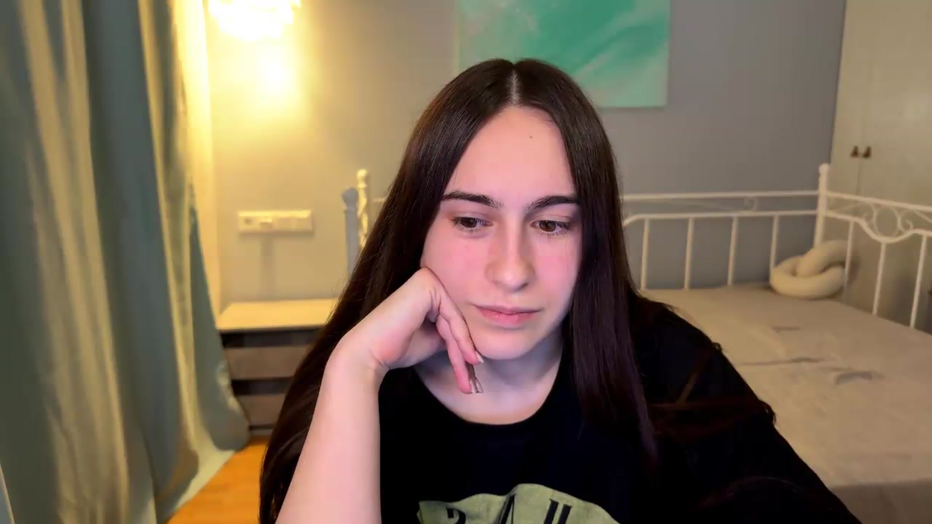 Gallery image thumbnail from ulohu's myfreecams stream on, 06/23/2026, 21:41 image 4 of 20