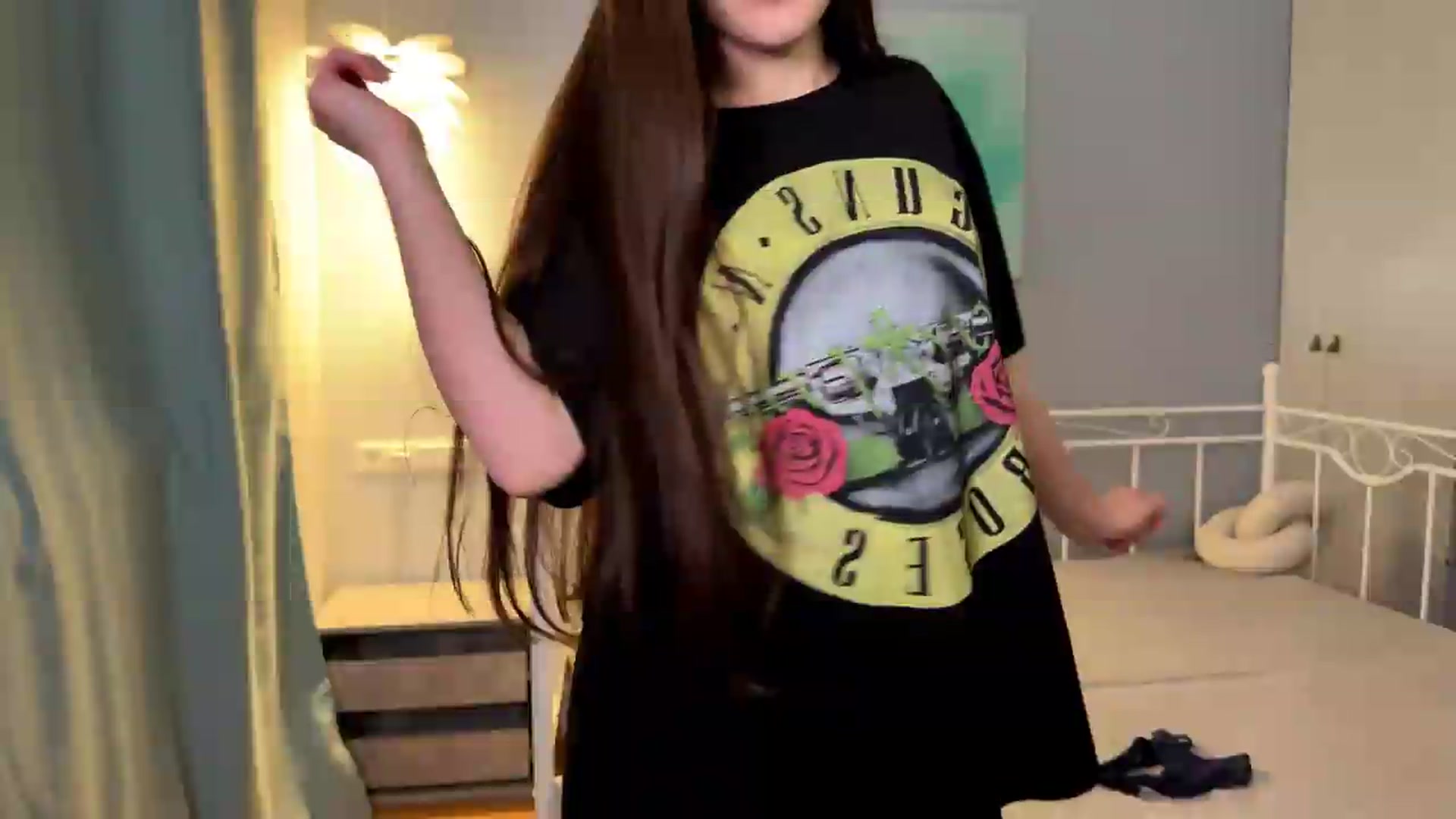 Gallery image thumbnail from ulohu's myfreecams stream on, 06/23/2026, 23:45 image 20 of 20