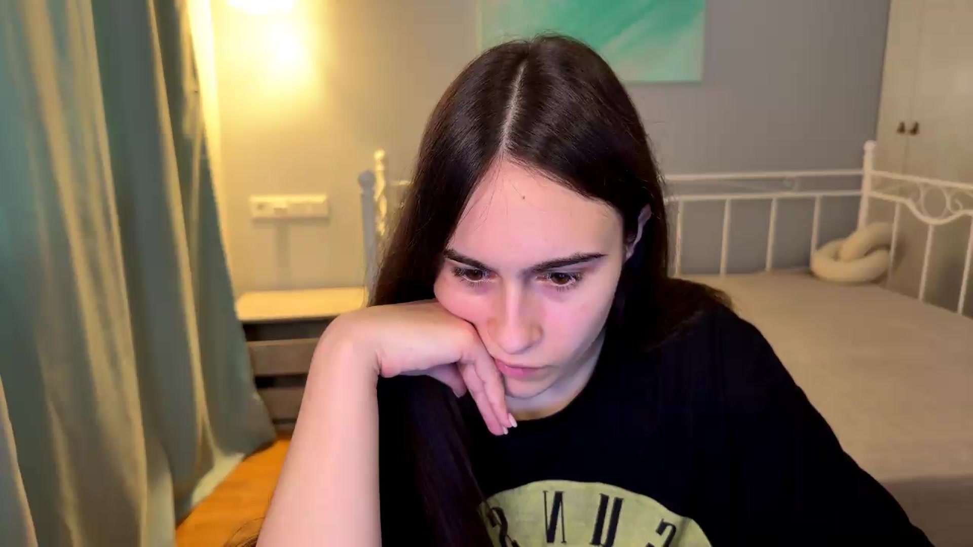 Gallery image thumbnail from ulohu's myfreecams stream on, 06/24/2026, 15:32 image 6 of 20