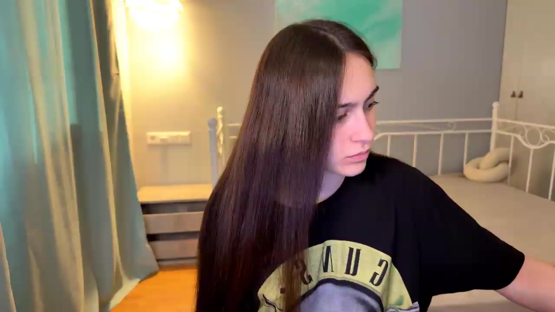 Gallery image thumbnail from ulohu's myfreecams stream on, 06/24/2026, 15:32 image 19 of 20