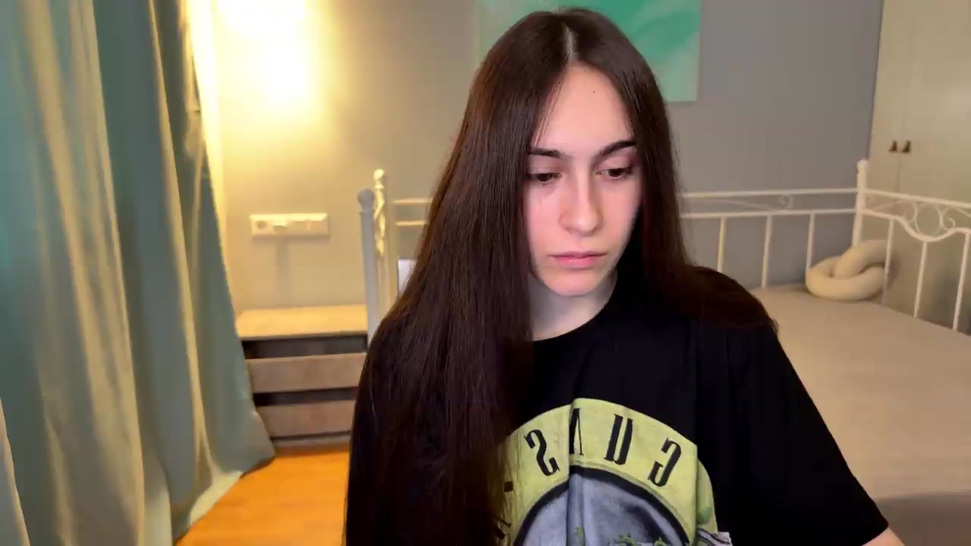 Gallery image thumbnail from ulohu's myfreecams stream on, 06/24/2026, 15:32 image 2 of 20